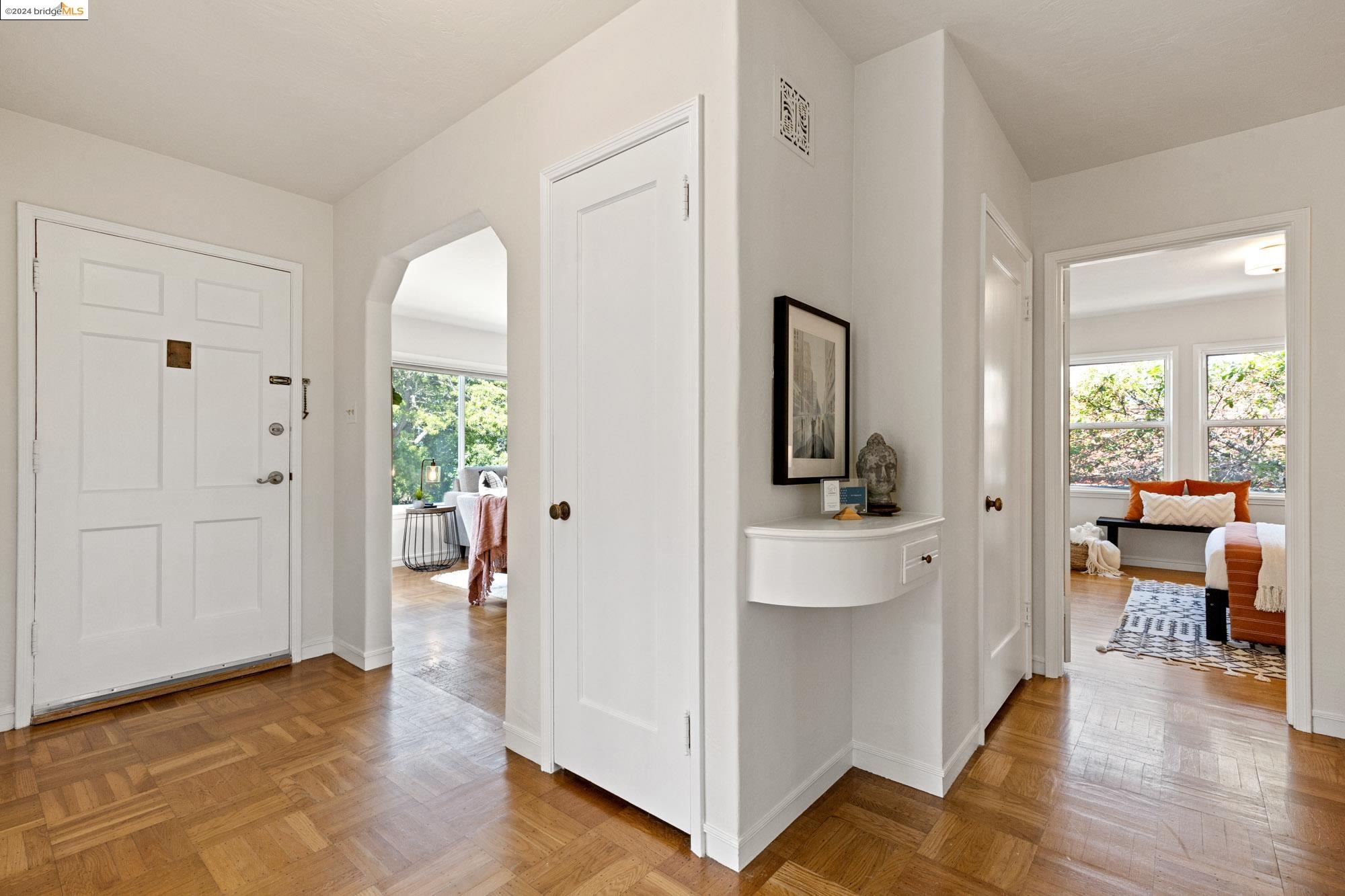 Detail Gallery Image 4 of 51 For 1398 Graff Ave, San Leandro,  CA 94577 - 2 Beds | 2 Baths