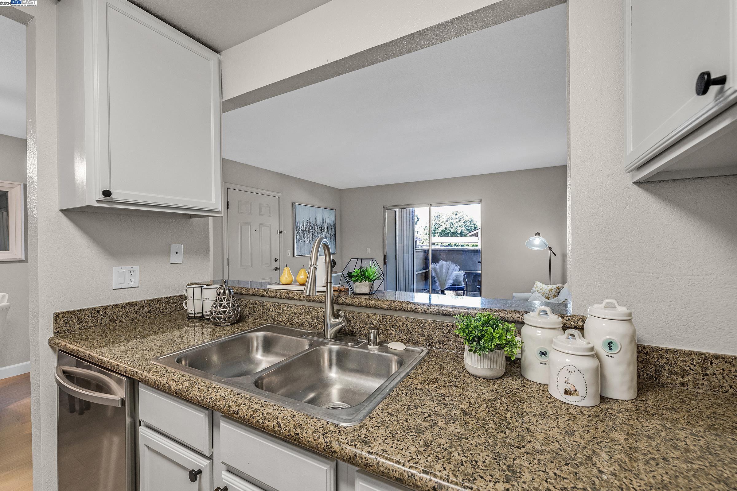 Detail Gallery Image 8 of 37 For 3415 Foxtail Ter, Fremont,  CA 94536 - 2 Beds | 2 Baths