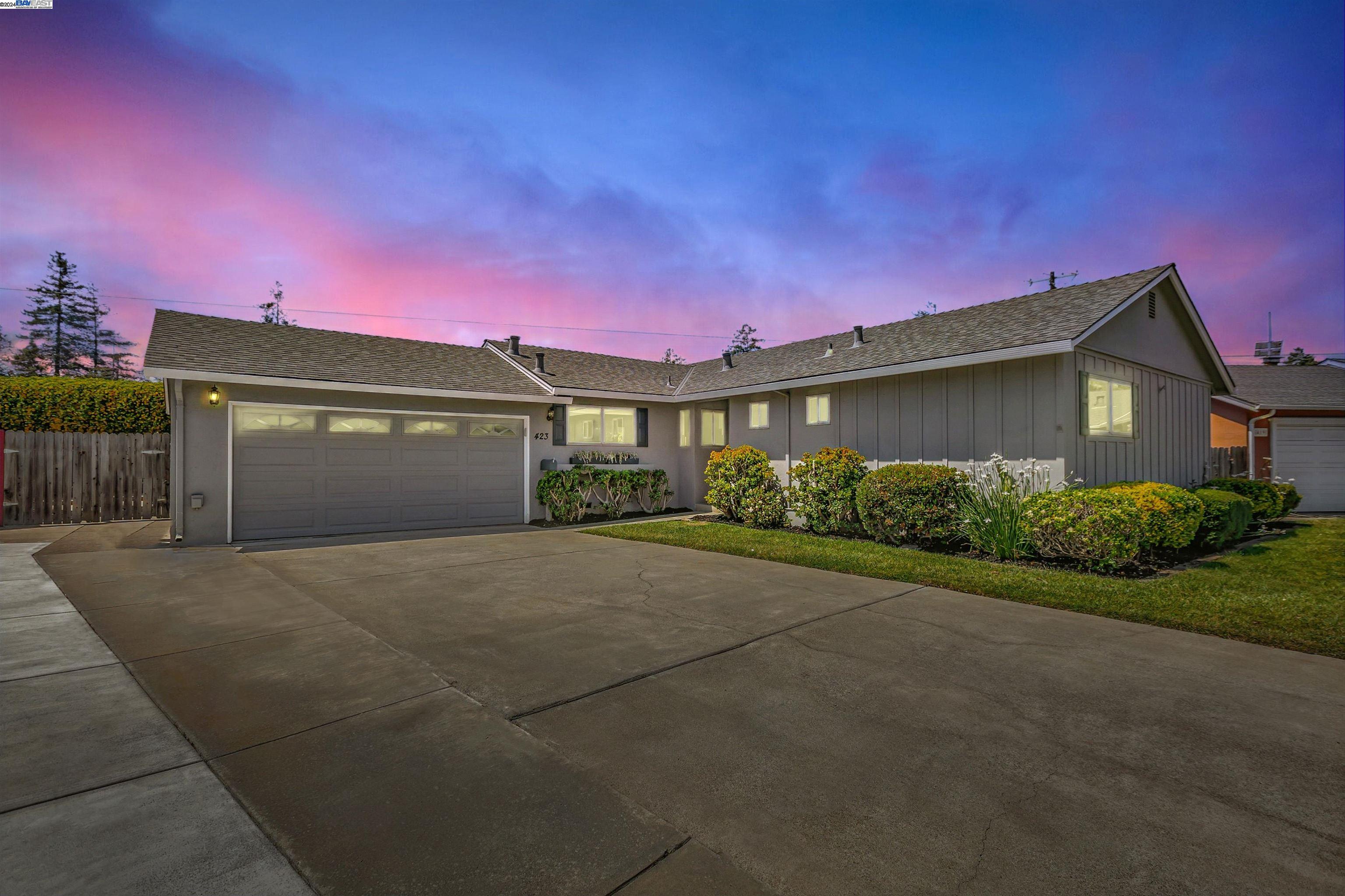 Detail Gallery Image 1 of 1 For 423 Casa Loma Ct, San Jose,  CA 95129 - 3 Beds | 2 Baths