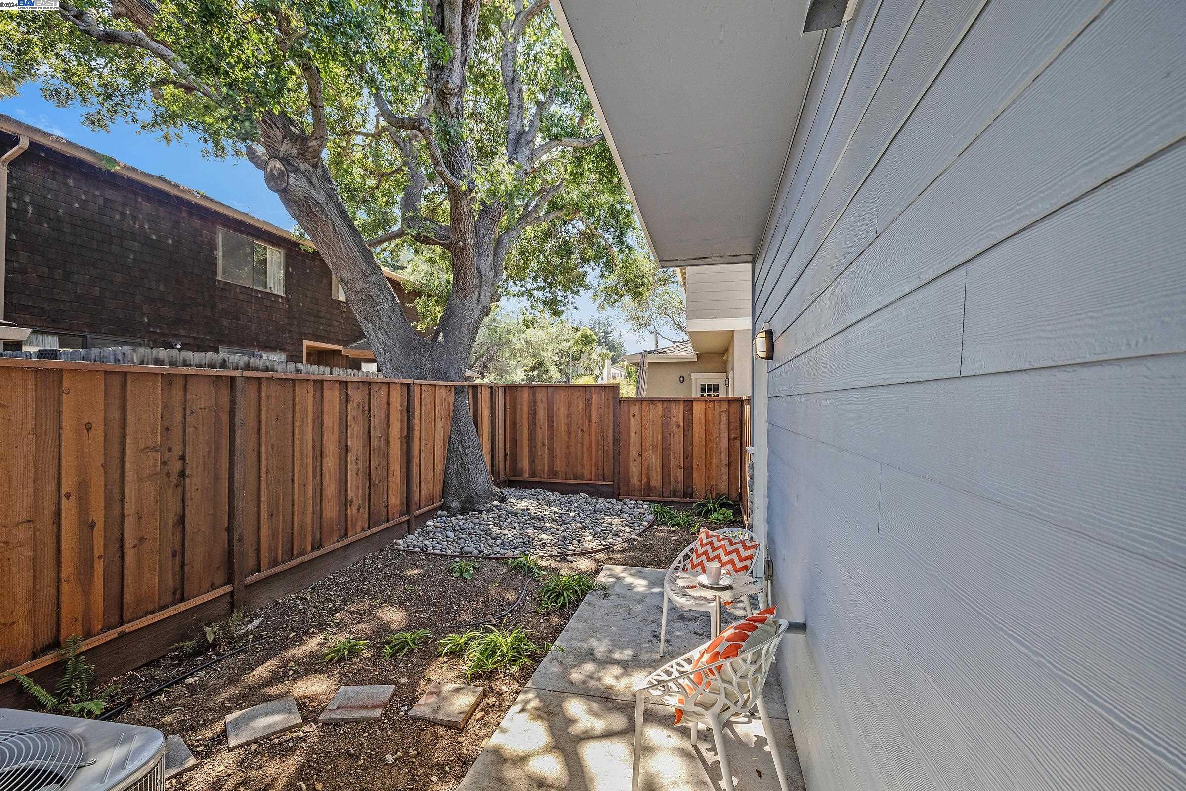 Detail Gallery Image 24 of 25 For 1268-2 Poplar Ave, Sunnyvale,  CA 94086 - 3 Beds | 2/1 Baths