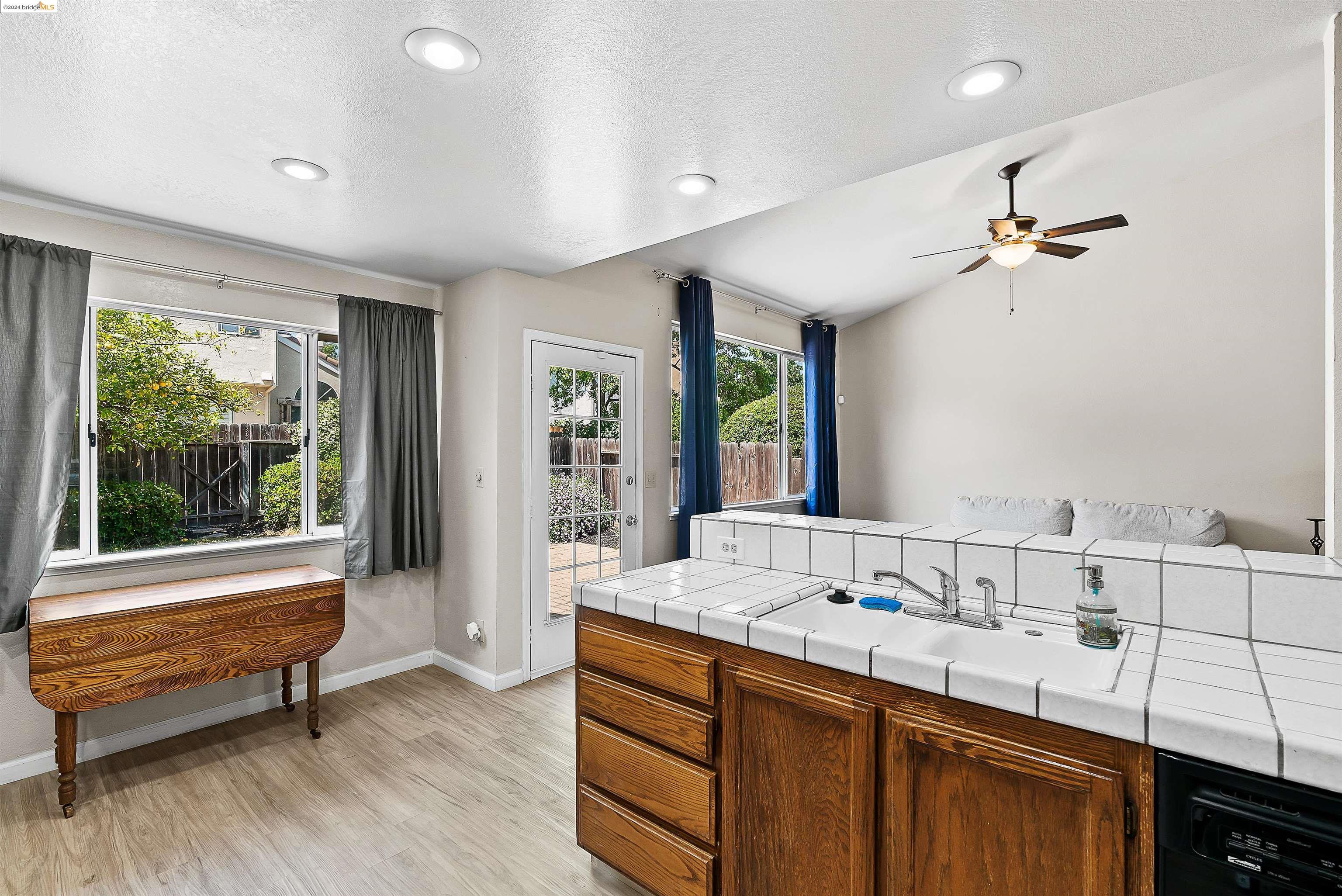 Detail Gallery Image 20 of 41 For 1440 Walnut Meadows Dr, Oakley,  CA 94561 - 3 Beds | 2 Baths