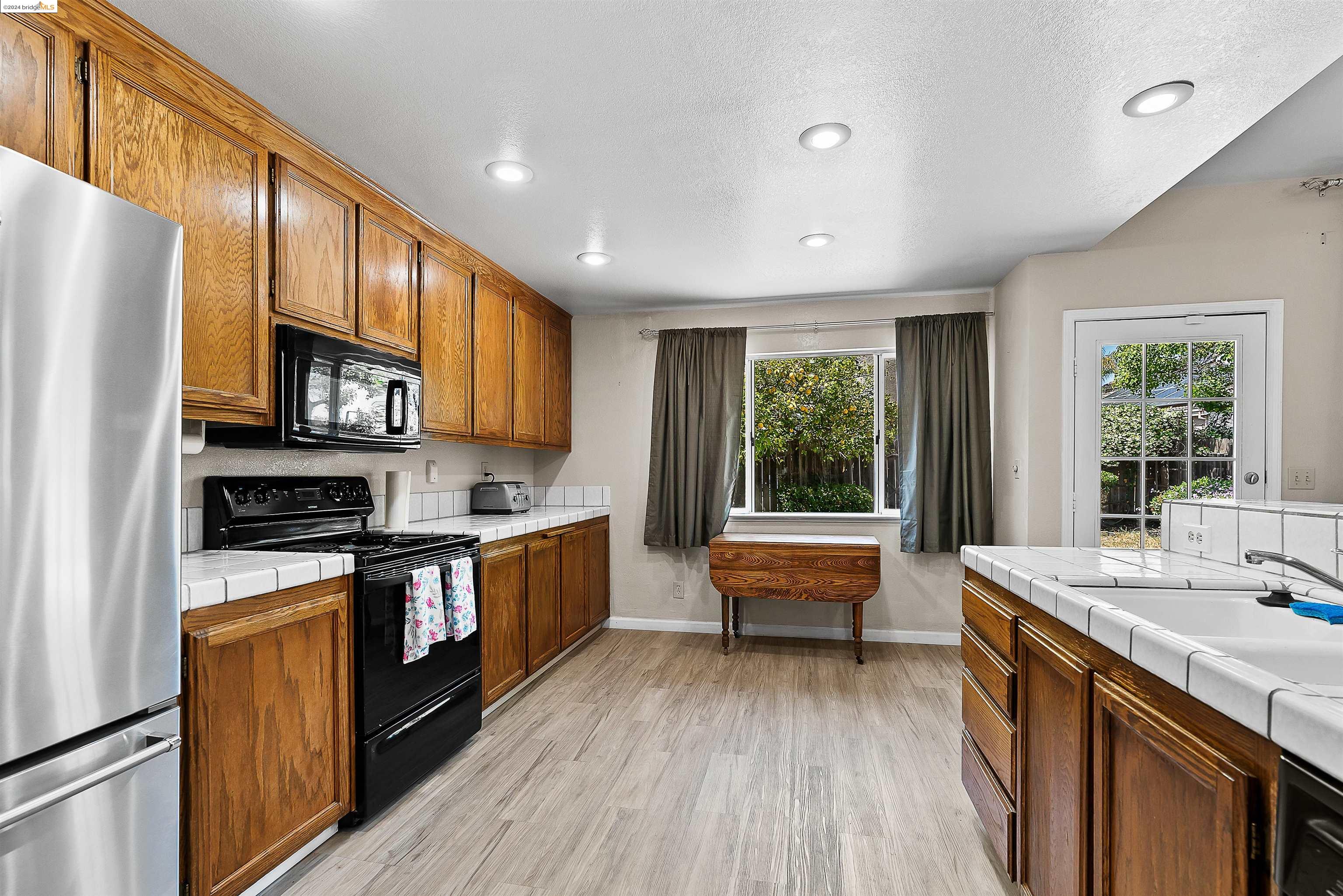 Detail Gallery Image 21 of 41 For 1440 Walnut Meadows Dr, Oakley,  CA 94561 - 3 Beds | 2 Baths