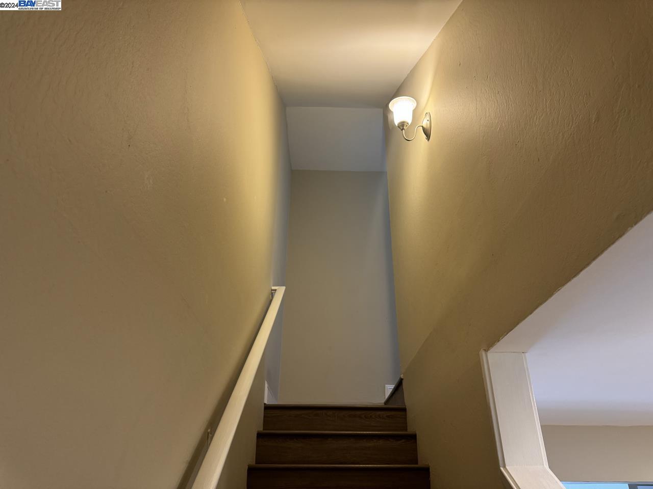 Detail Gallery Image 9 of 24 For 1260 Pine Creek Way #G,  Concord,  CA 94520 - 3 Beds | 1/1 Baths