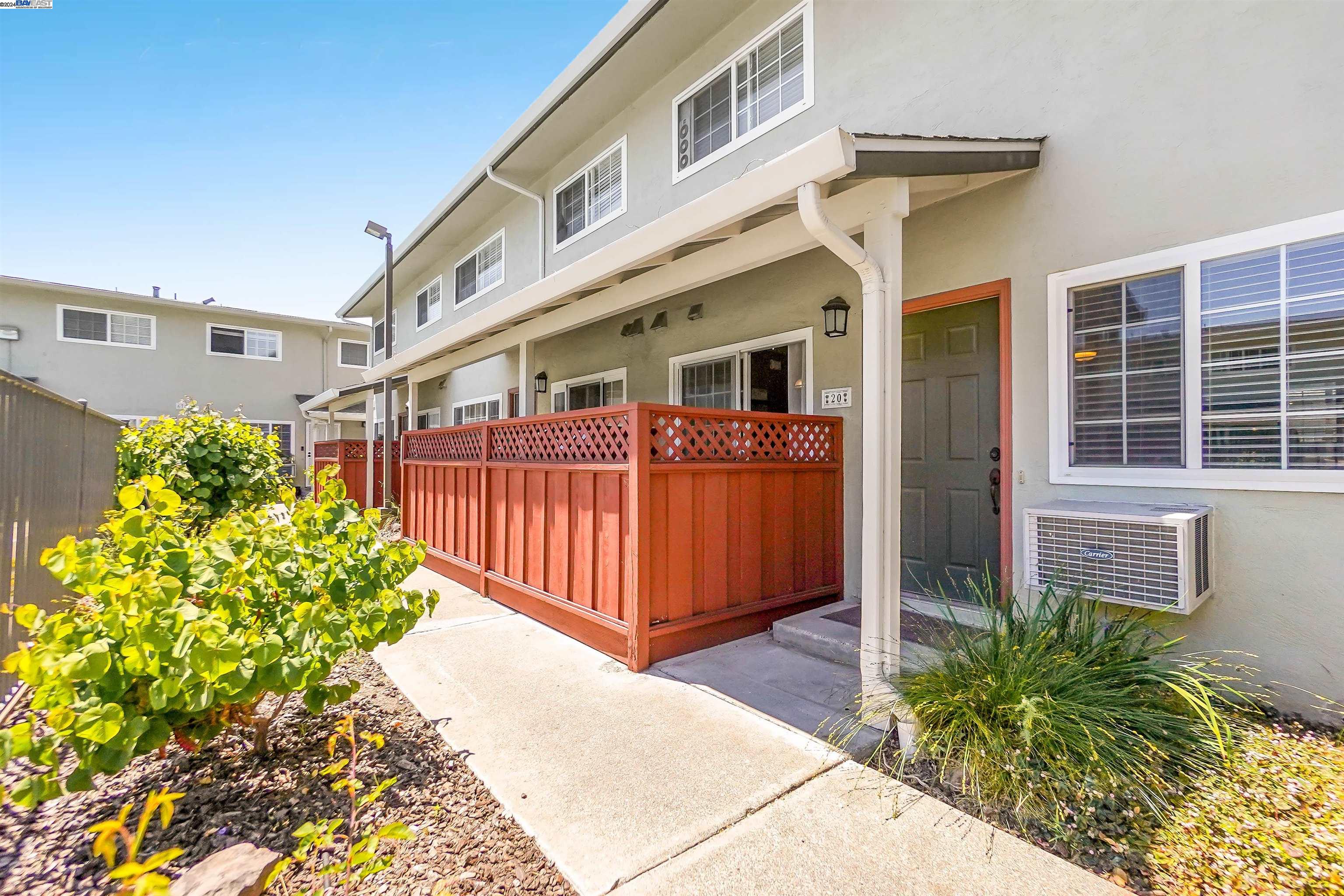 Detail Gallery Image 1 of 30 For 680 Fargo Ave #20,  San Leandro,  CA 94579 - 2 Beds | 1/1 Baths