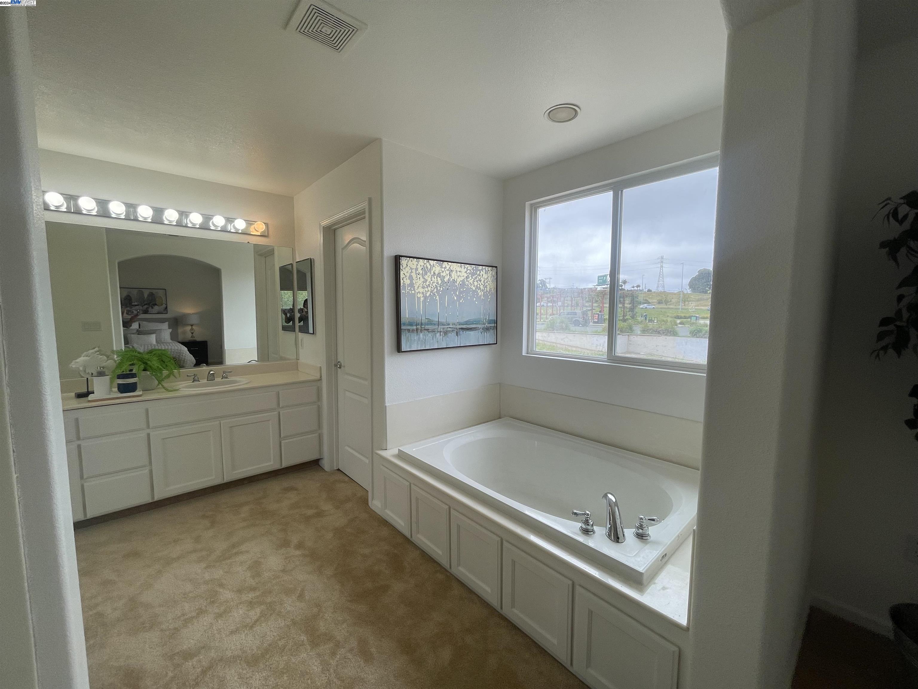 Detail Gallery Image 20 of 36 For 300 Hawk Ridge Dr, Richmond,  CA 94806 - 5 Beds | 2/1 Baths