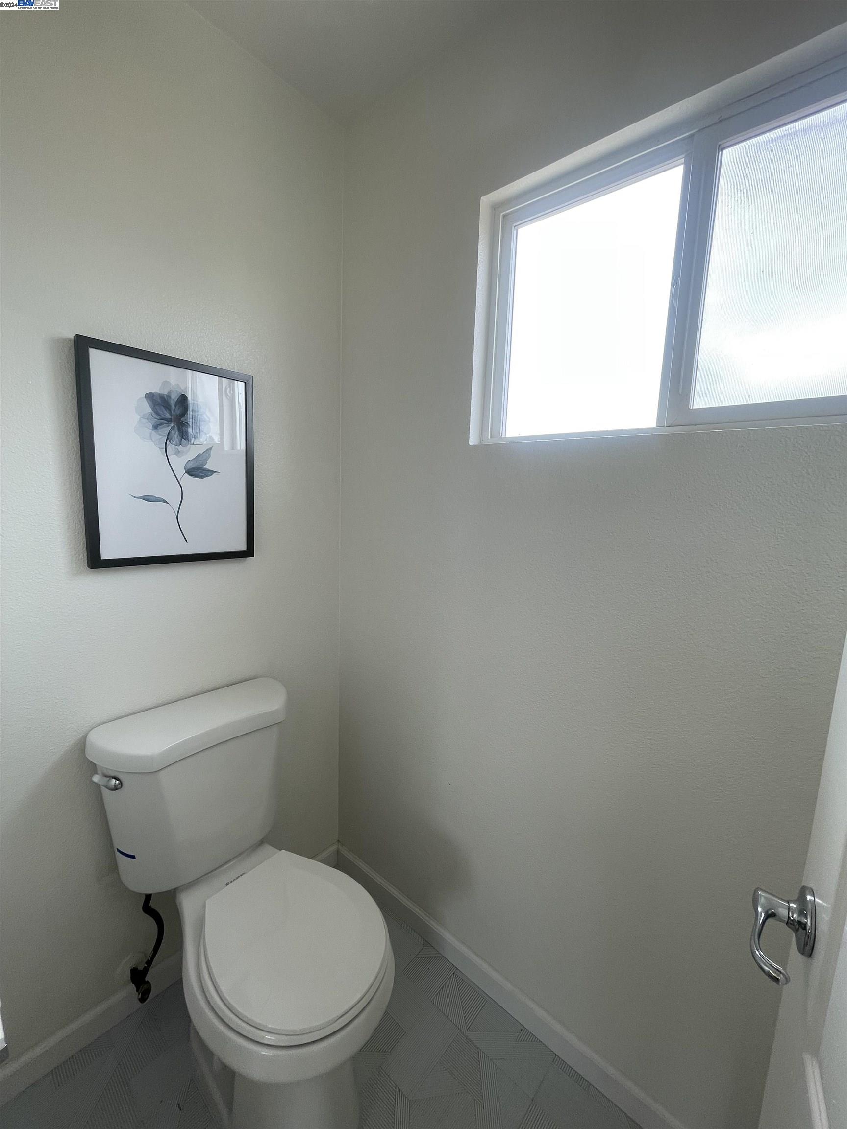 Detail Gallery Image 23 of 36 For 300 Hawk Ridge Dr, Richmond,  CA 94806 - 5 Beds | 2/1 Baths