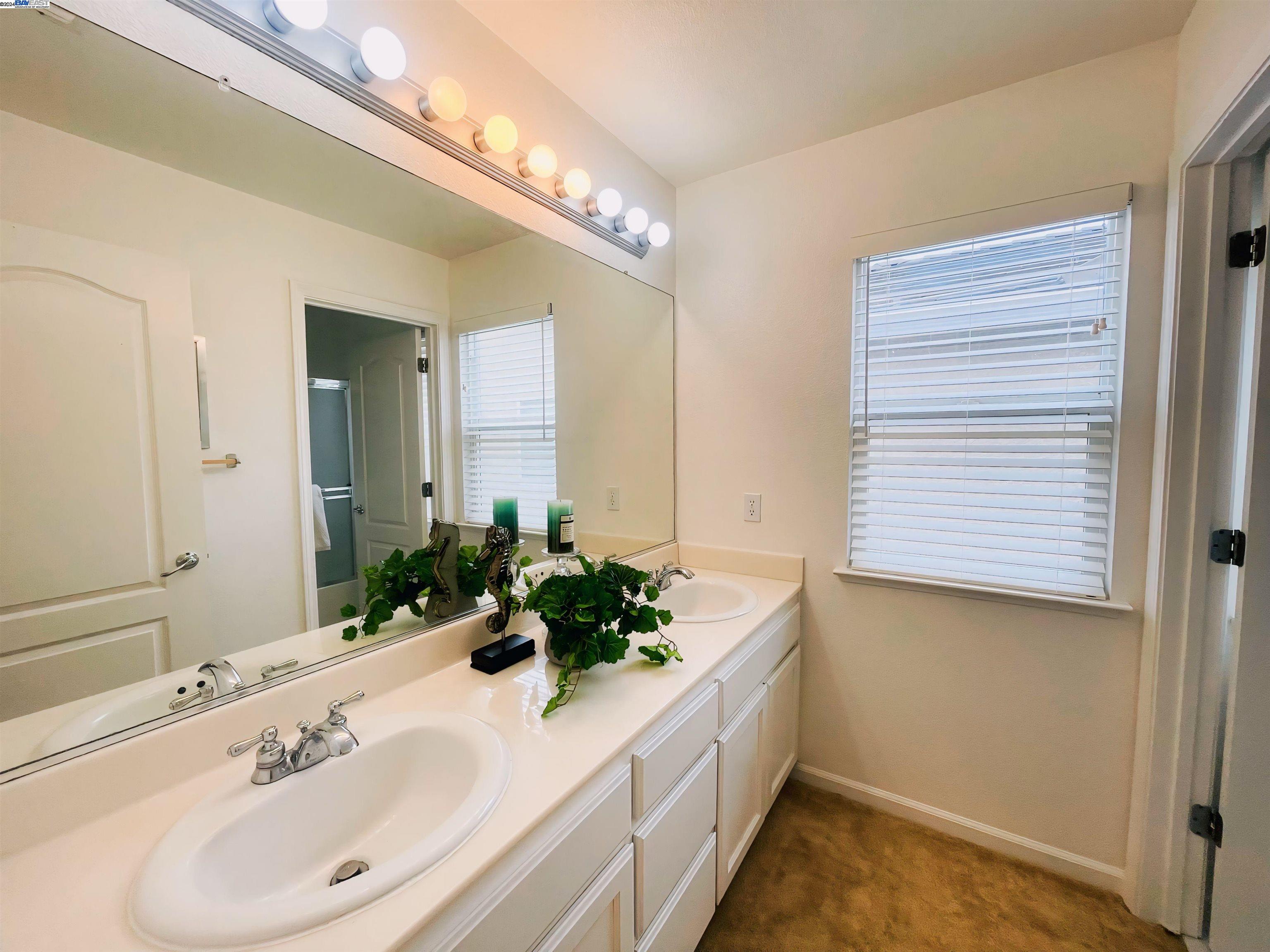 Detail Gallery Image 30 of 36 For 300 Hawk Ridge Dr, Richmond,  CA 94806 - 5 Beds | 2/1 Baths