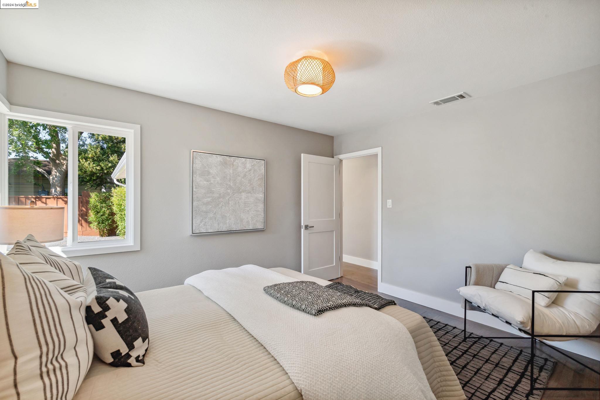 Detail Gallery Image 14 of 39 For 1230 Hale Dr, Concord,  CA 94518 - 3 Beds | 2 Baths