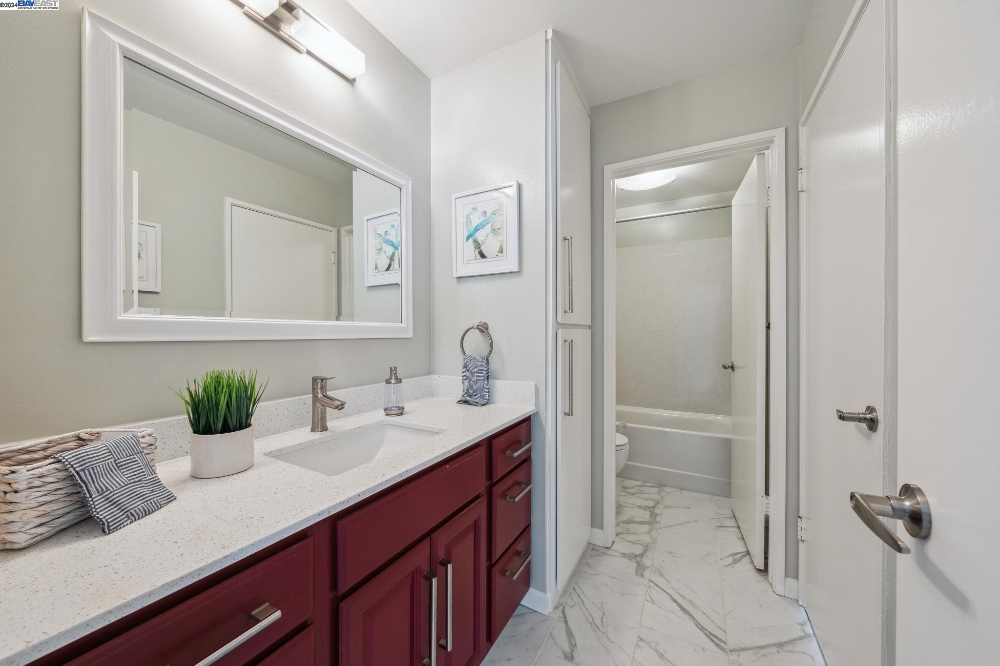 Detail Gallery Image 32 of 55 For 1082 Melrose Ave, Alameda,  CA 94502 - 2 Beds | 1/1 Baths