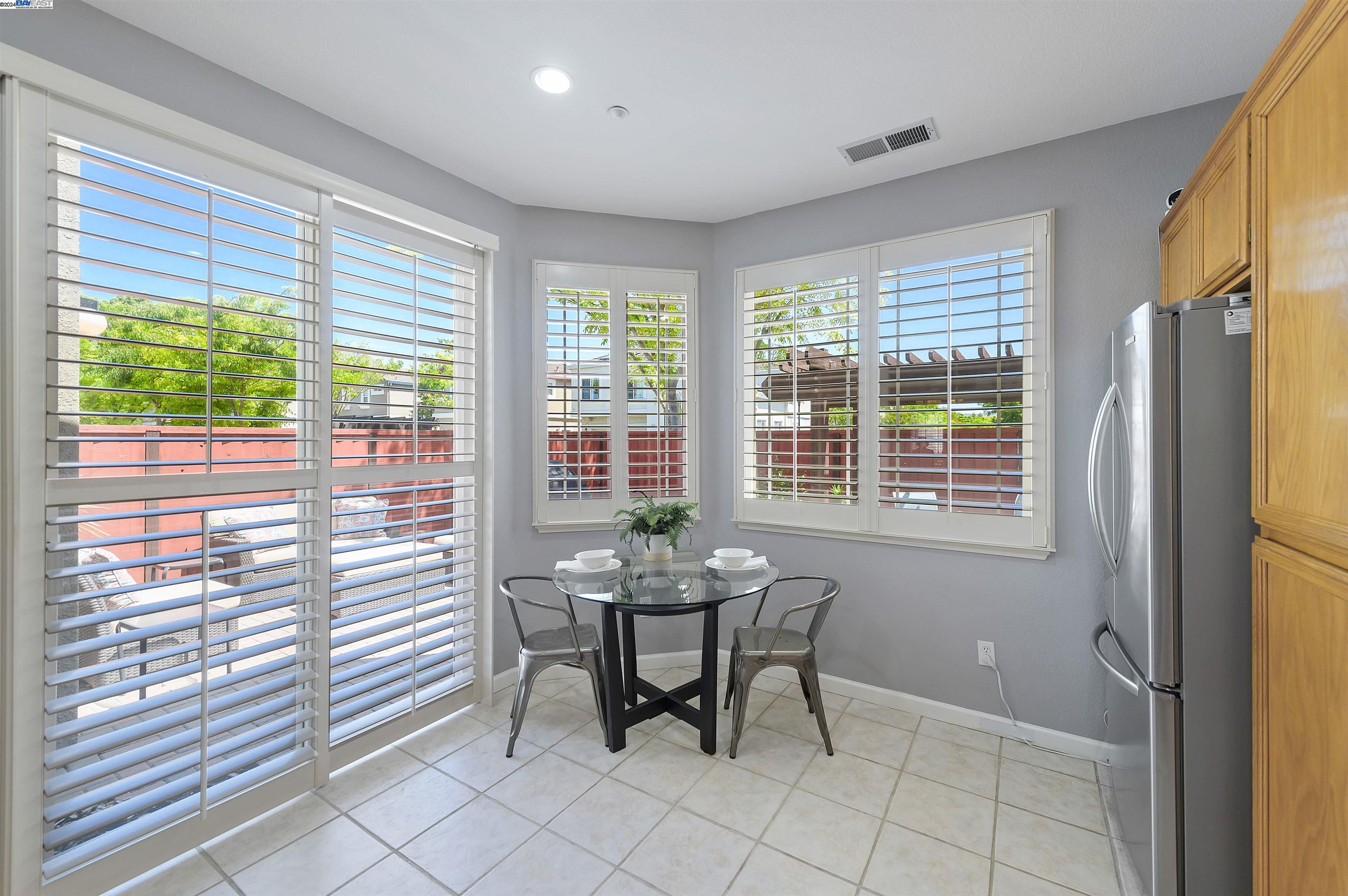 Detail Gallery Image 10 of 27 For 1999 Jonquil Cmn, Livermore,  CA 94551 - 3 Beds | 2 Baths