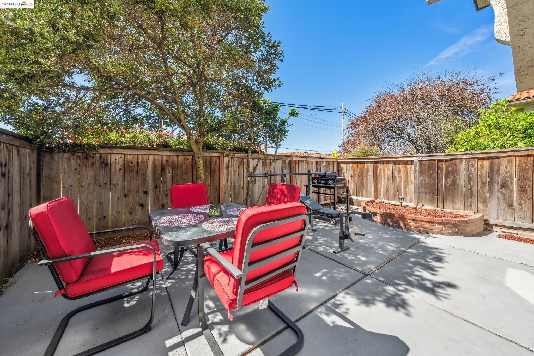 Detail Gallery Image 9 of 18 For 123 Villa Dr, San Pablo,  CA 94806 - 3 Beds | 1/1 Baths