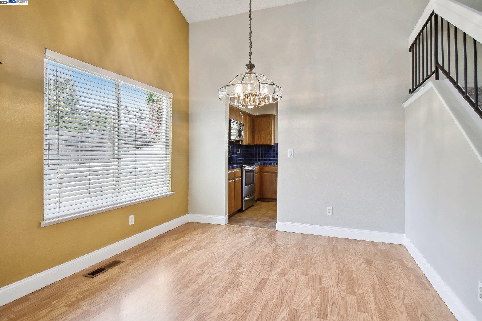 Detail Gallery Image 21 of 58 For 4008 Rockford Dr, Antioch,  CA 94509 - 3 Beds | 2/1 Baths
