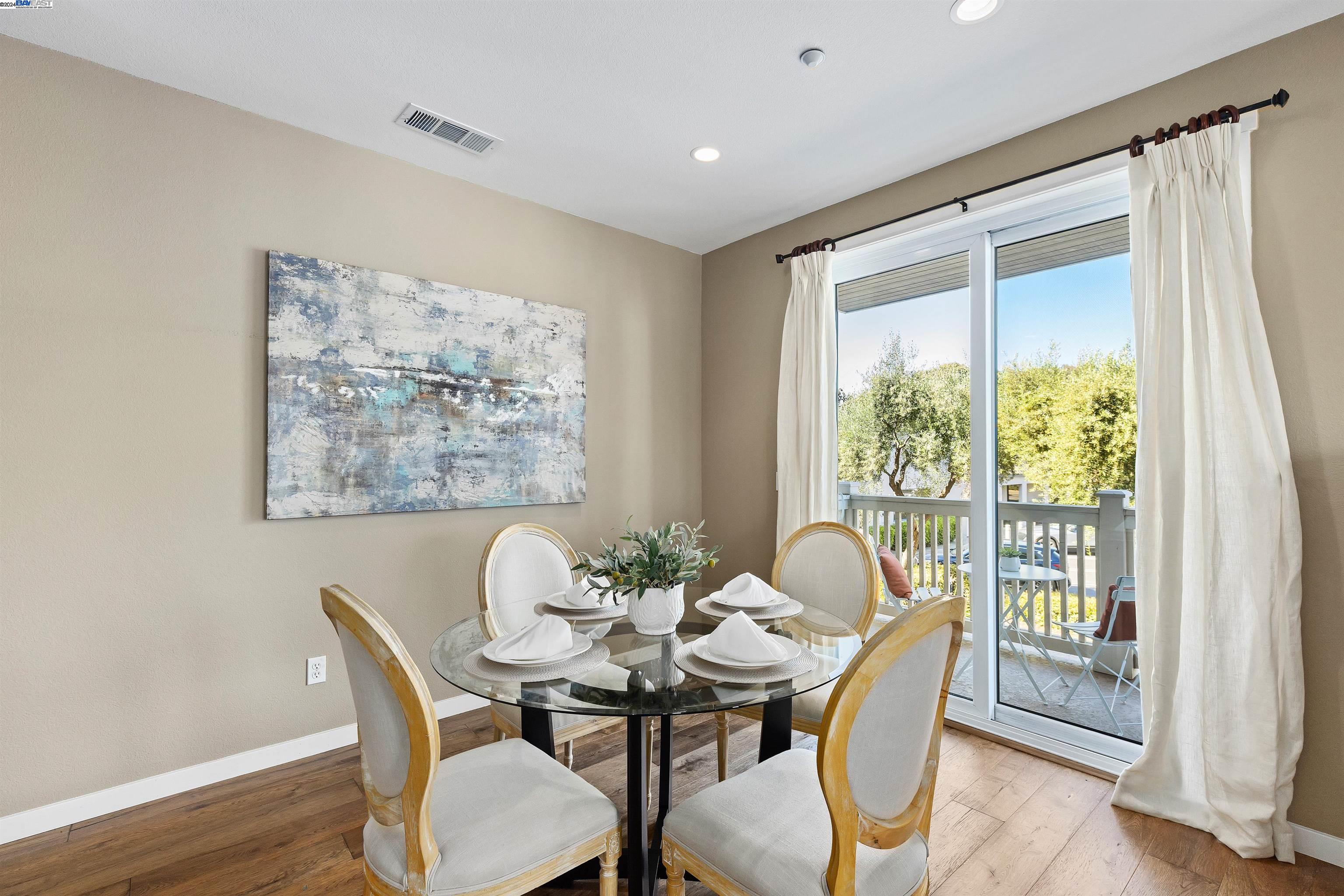 Detail Gallery Image 11 of 26 For 170 N N St #118,  Livermore,  CA 94550 - 2 Beds | 2/1 Baths
