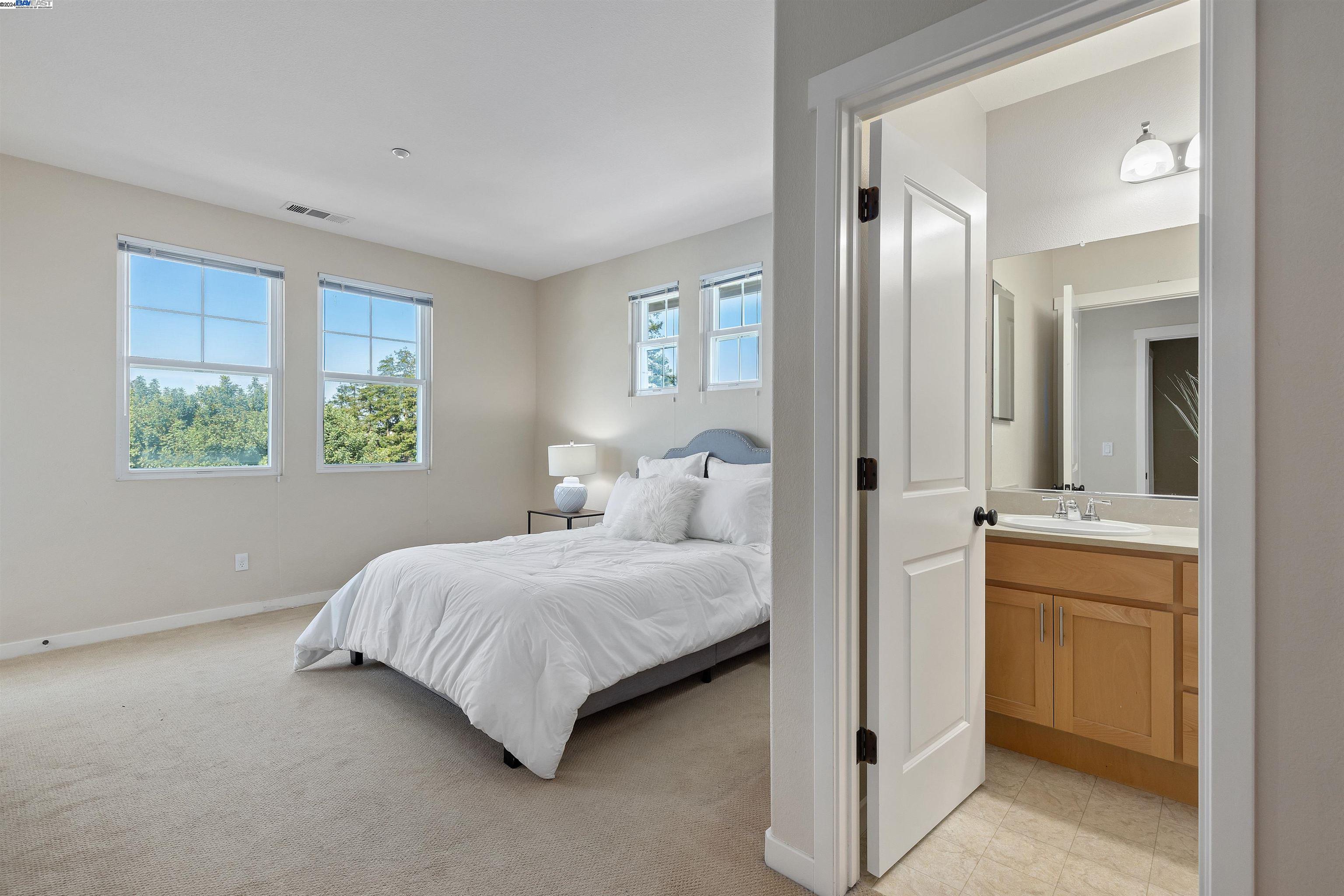 Detail Gallery Image 16 of 26 For 170 N N St #118,  Livermore,  CA 94550 - 2 Beds | 2/1 Baths