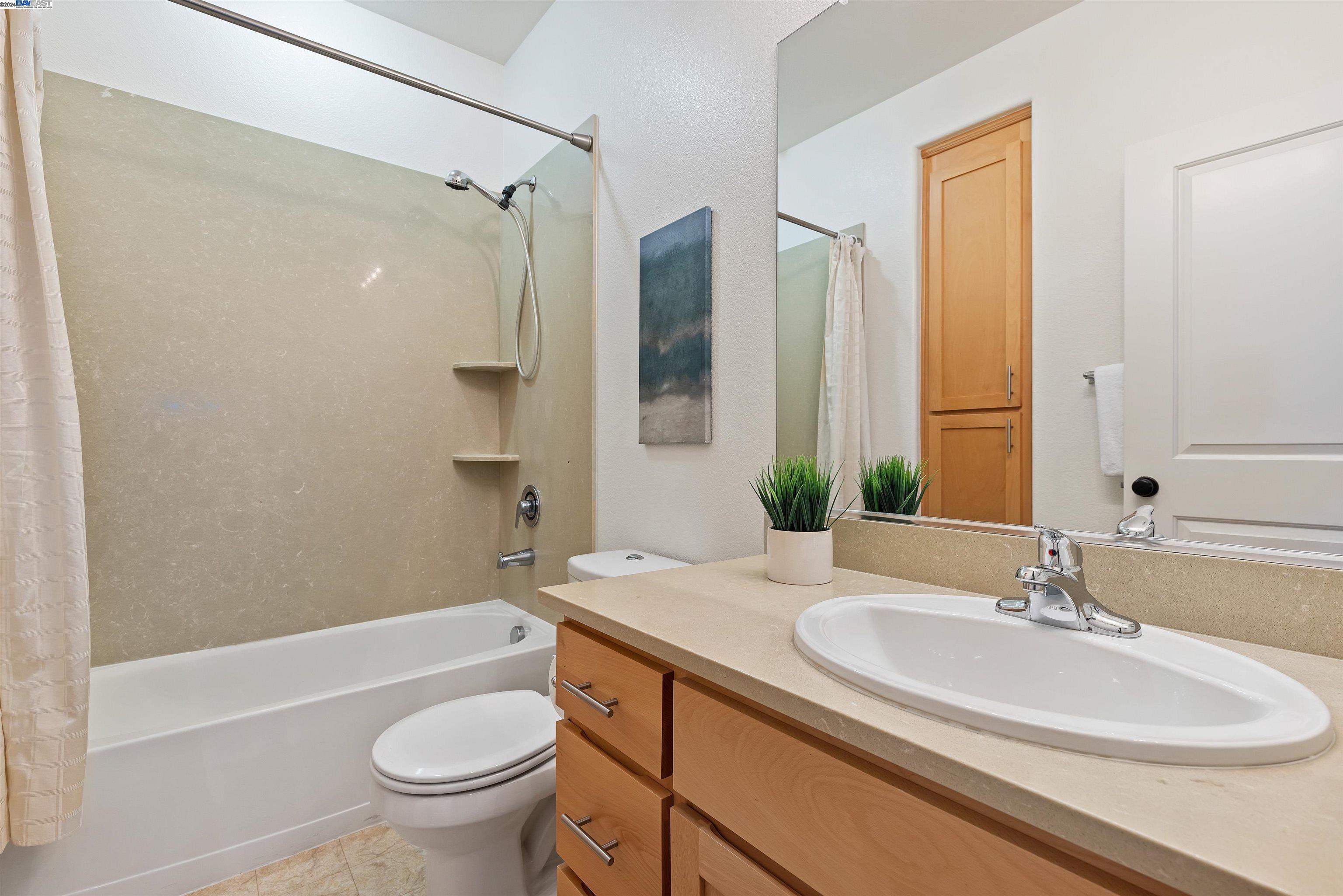 Detail Gallery Image 24 of 26 For 170 N N St #118,  Livermore,  CA 94550 - 2 Beds | 2/1 Baths