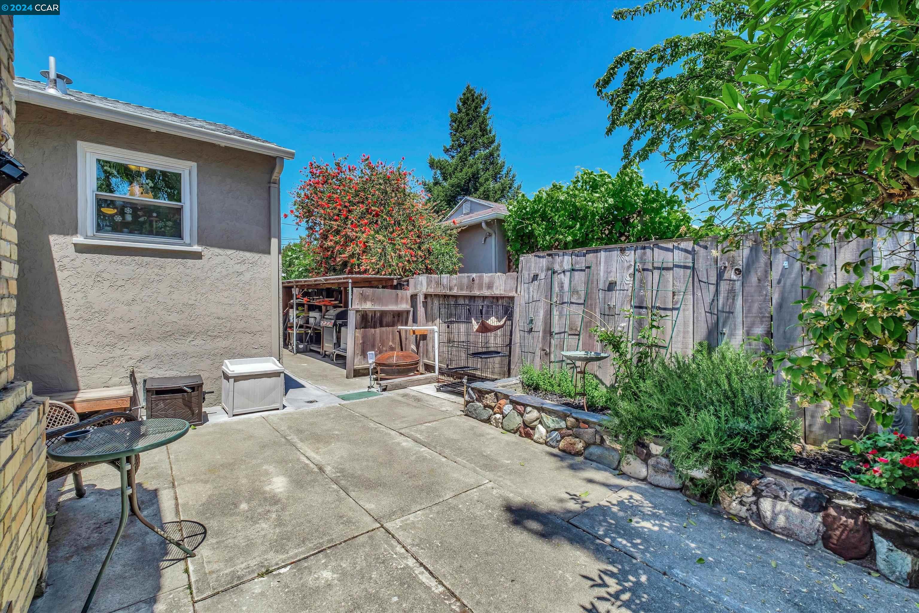 Detail Gallery Image 37 of 39 For 2239 Lessley, Castro Valley,  CA 94546 - 3 Beds | 2 Baths
