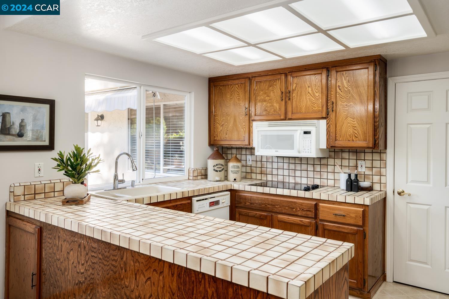 Detail Gallery Image 7 of 29 For 533 Contada Cir, Danville,  CA 94526 - 3 Beds | 2 Baths