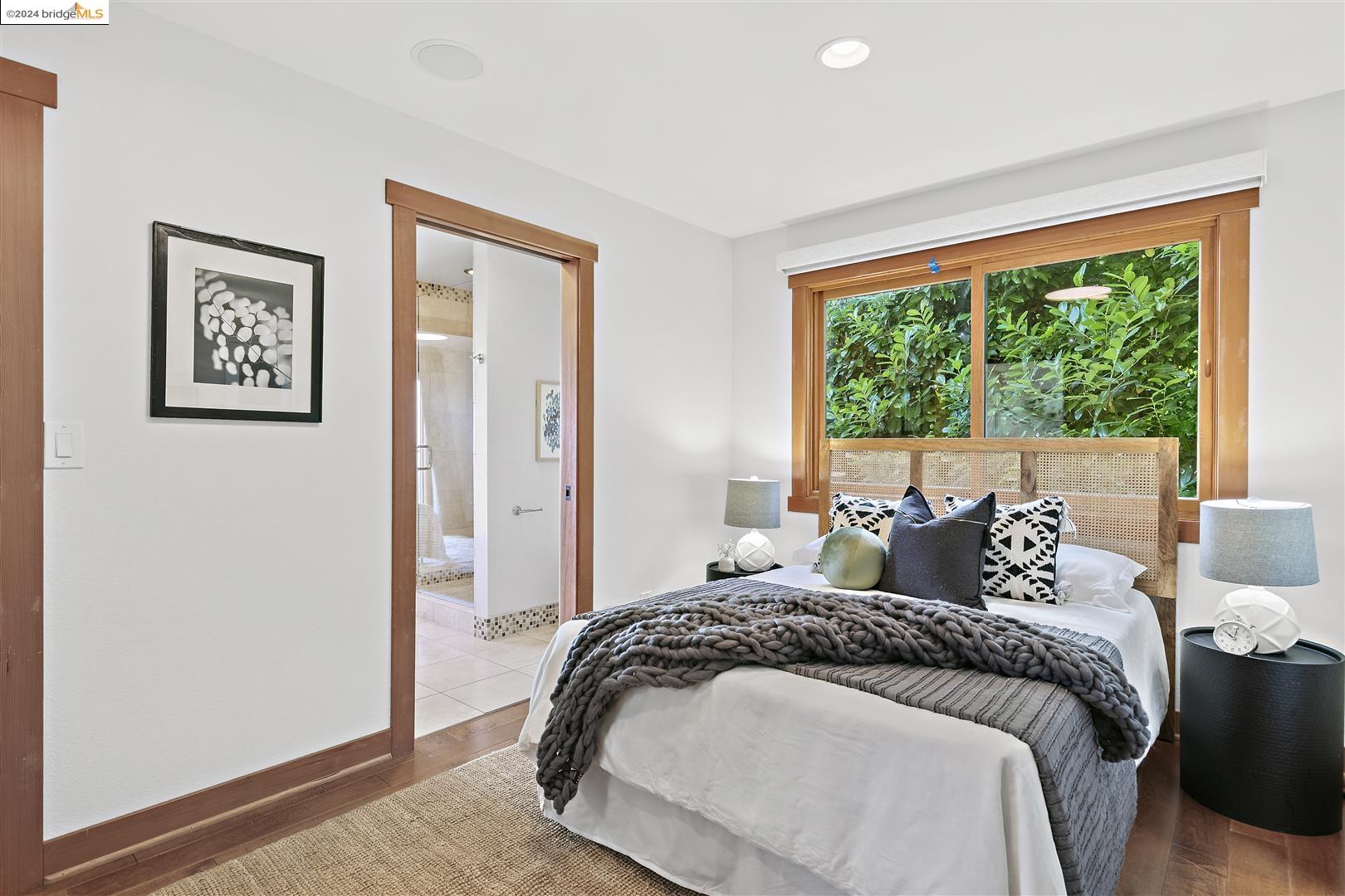 Detail Gallery Image 37 of 60 For 6133 Snake Rd, Oakland,  CA 94611 - 4 Beds | 3/1 Baths