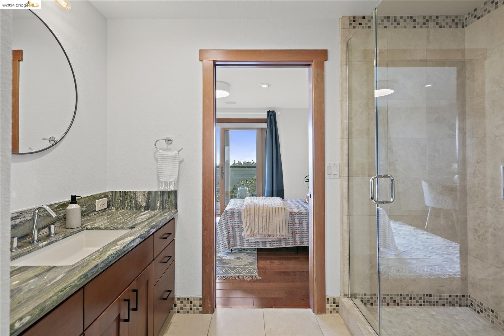 Detail Gallery Image 38 of 60 For 6133 Snake Rd, Oakland,  CA 94611 - 4 Beds | 3/1 Baths