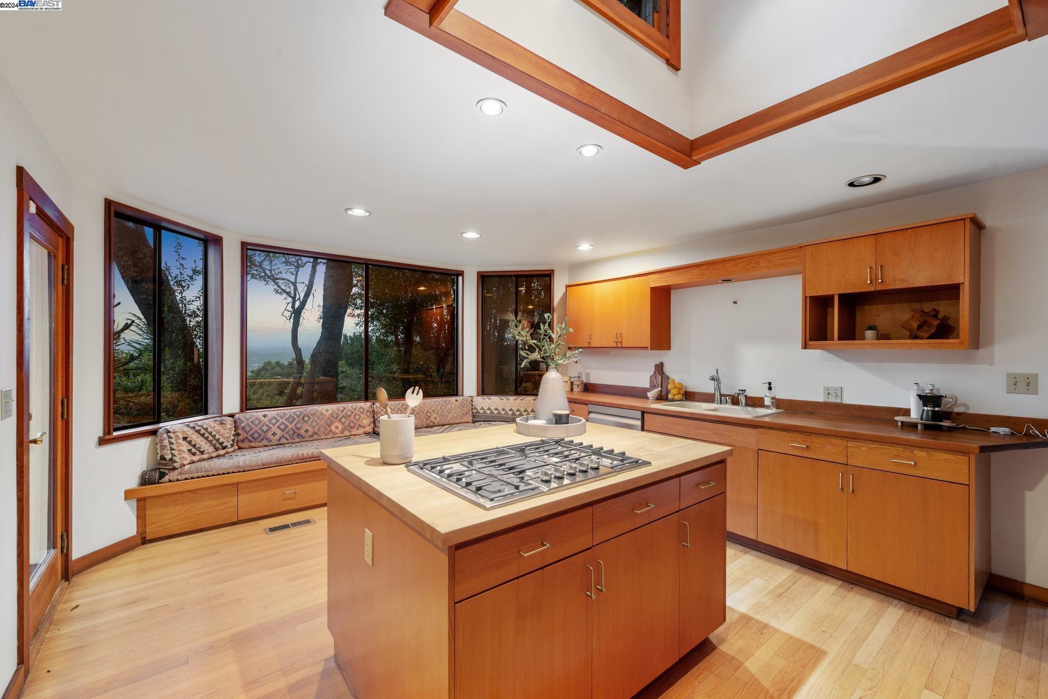 10 E Robert Dr, Inverness, California 94937, 5 Bedrooms Bedrooms, 14 Rooms Rooms,5 BathroomsBathrooms,Residential,For Sale,10 E Robert Dr,41060197