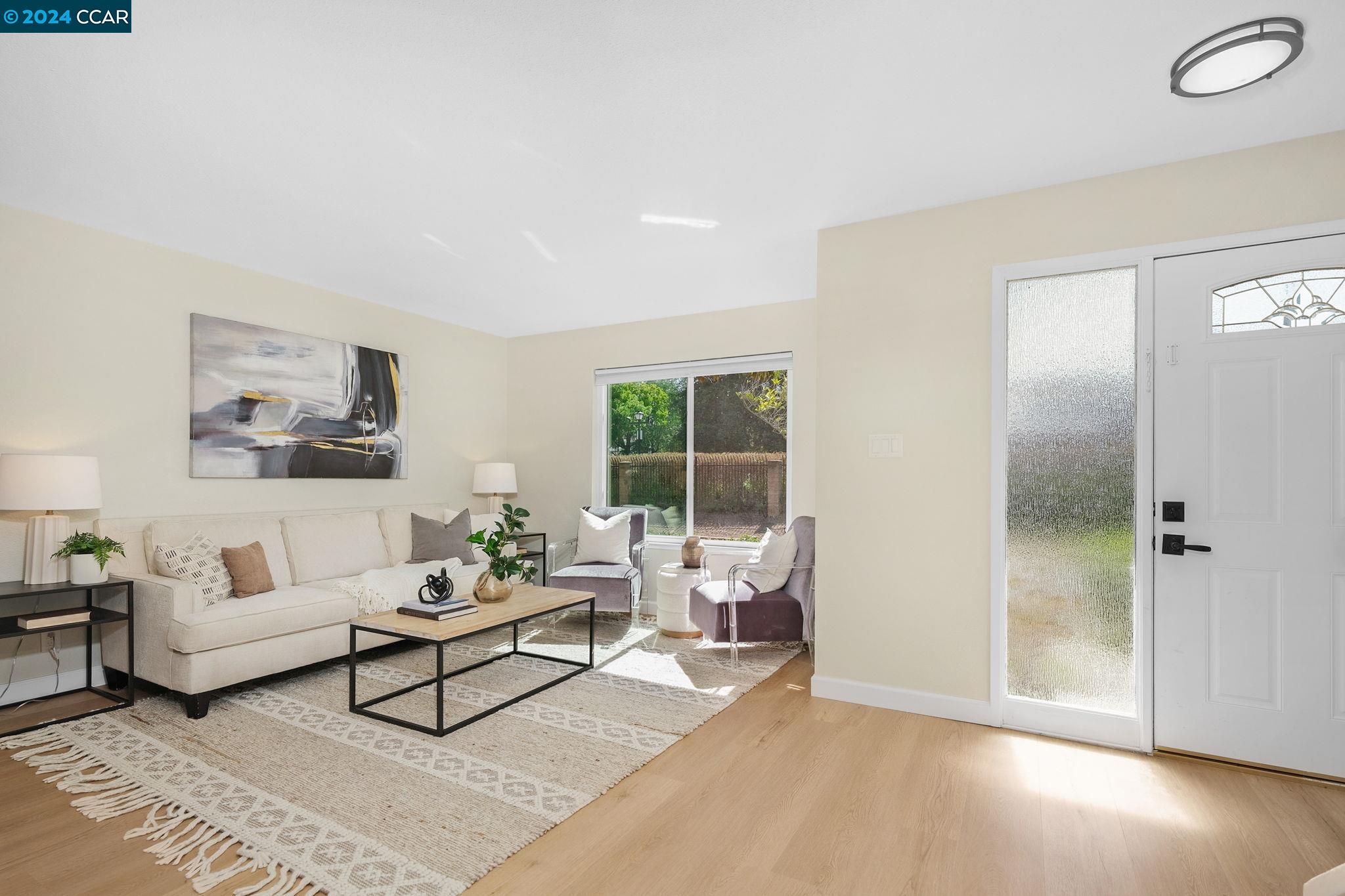 More Details about MLS # 41060199 : 1451 SAINT JAMES PKWY