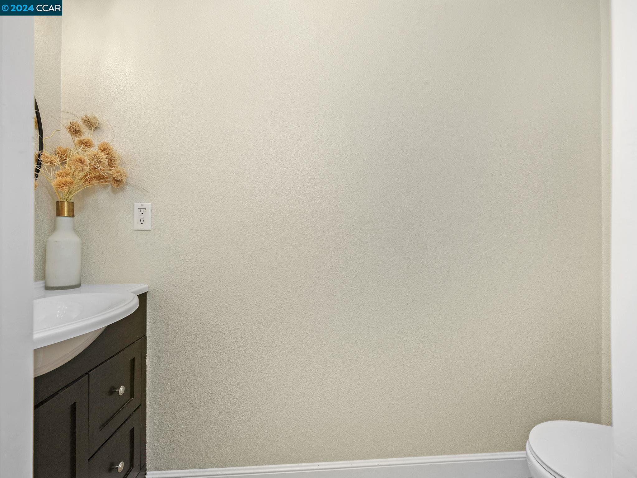 Detail Gallery Image 14 of 33 For 1451 Saint James Pkwy, Concord,  CA 94521 - 3 Beds | 2/1 Baths