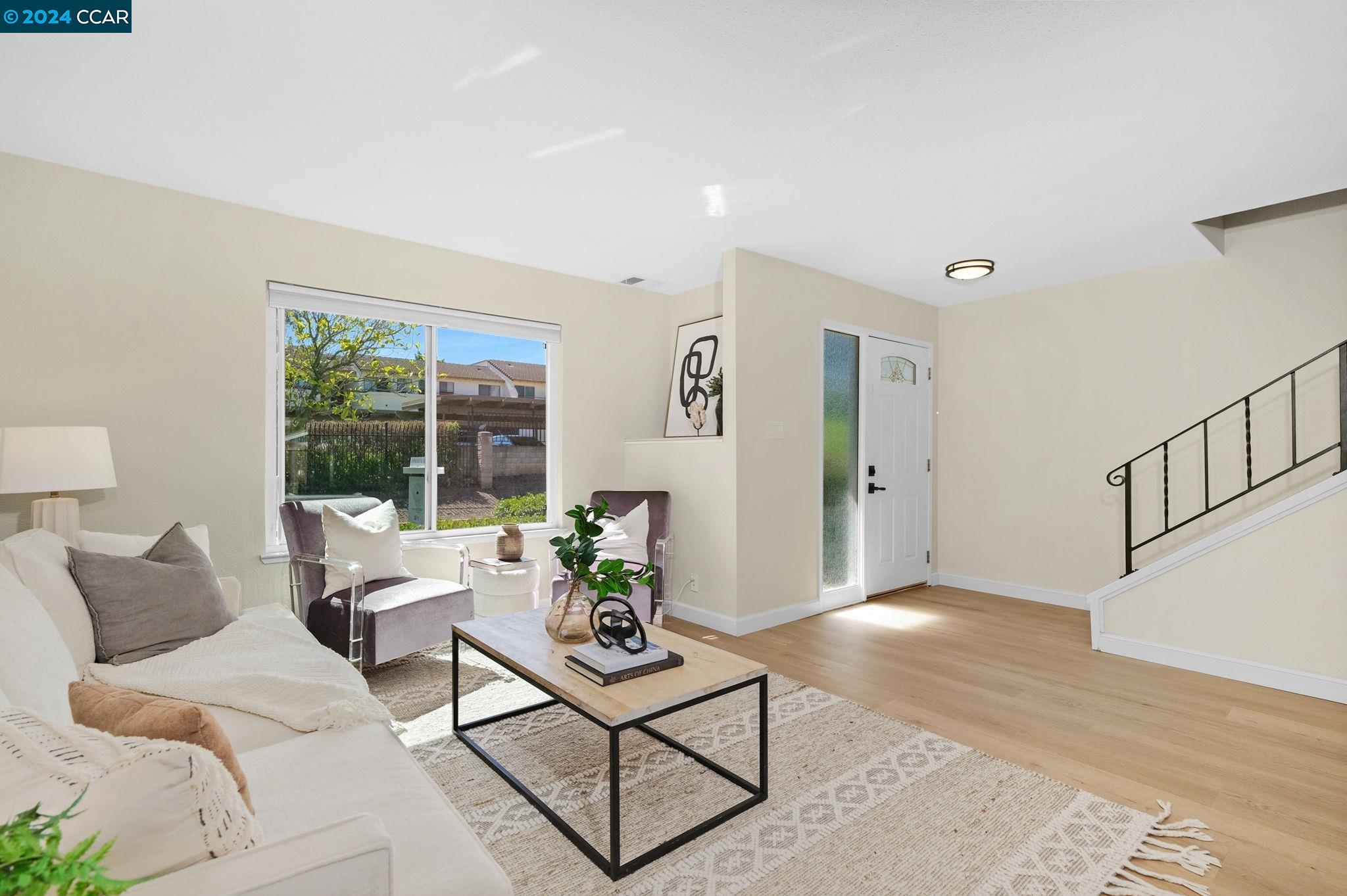 Detail Gallery Image 3 of 33 For 1451 Saint James Pkwy, Concord,  CA 94521 - 3 Beds | 2/1 Baths
