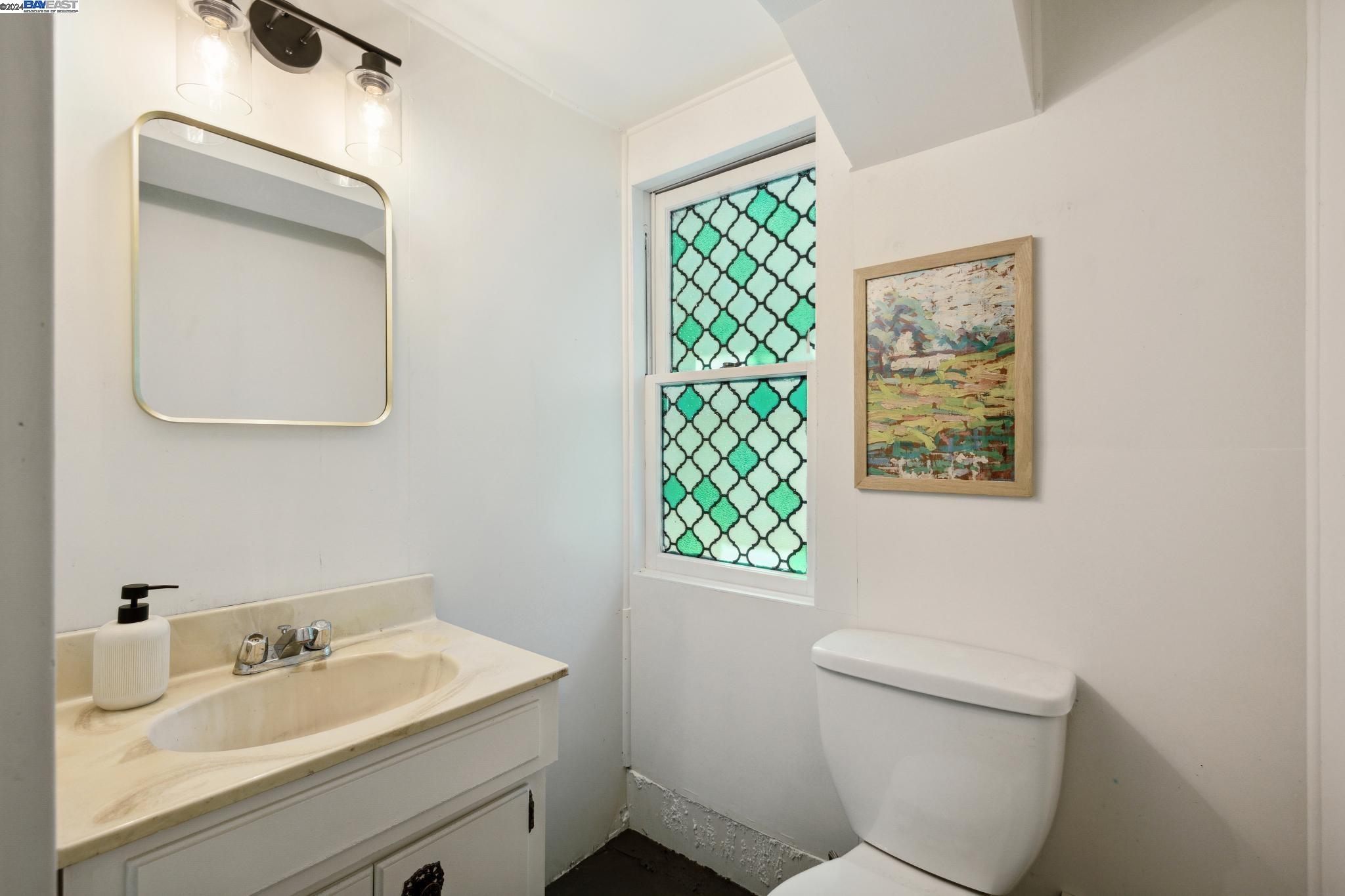 Detail Gallery Image 25 of 35 For 1005 Lincoln Ave, Alameda,  CA 94501 - 2 Beds | 1/1 Baths