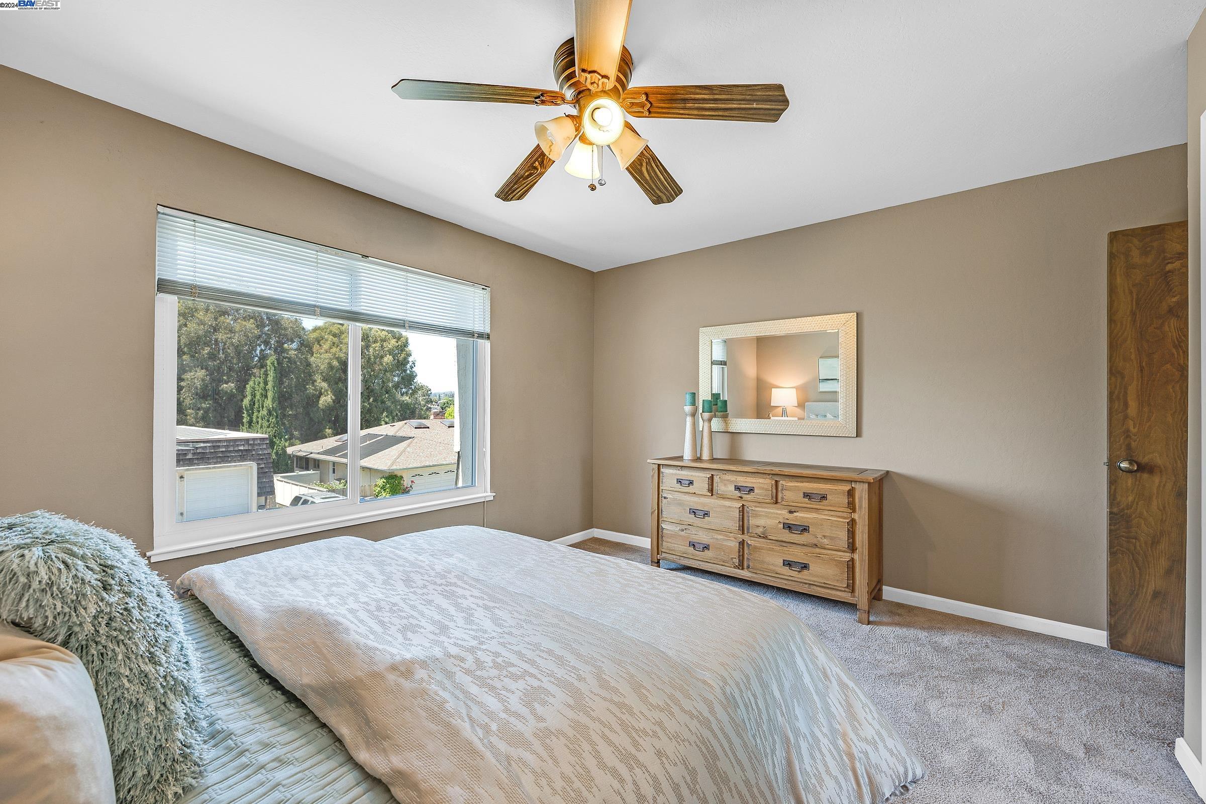 Detail Gallery Image 18 of 45 For 4663 Manter Ct, Castro Valley,  CA 94552 - 4 Beds | 3/1 Baths