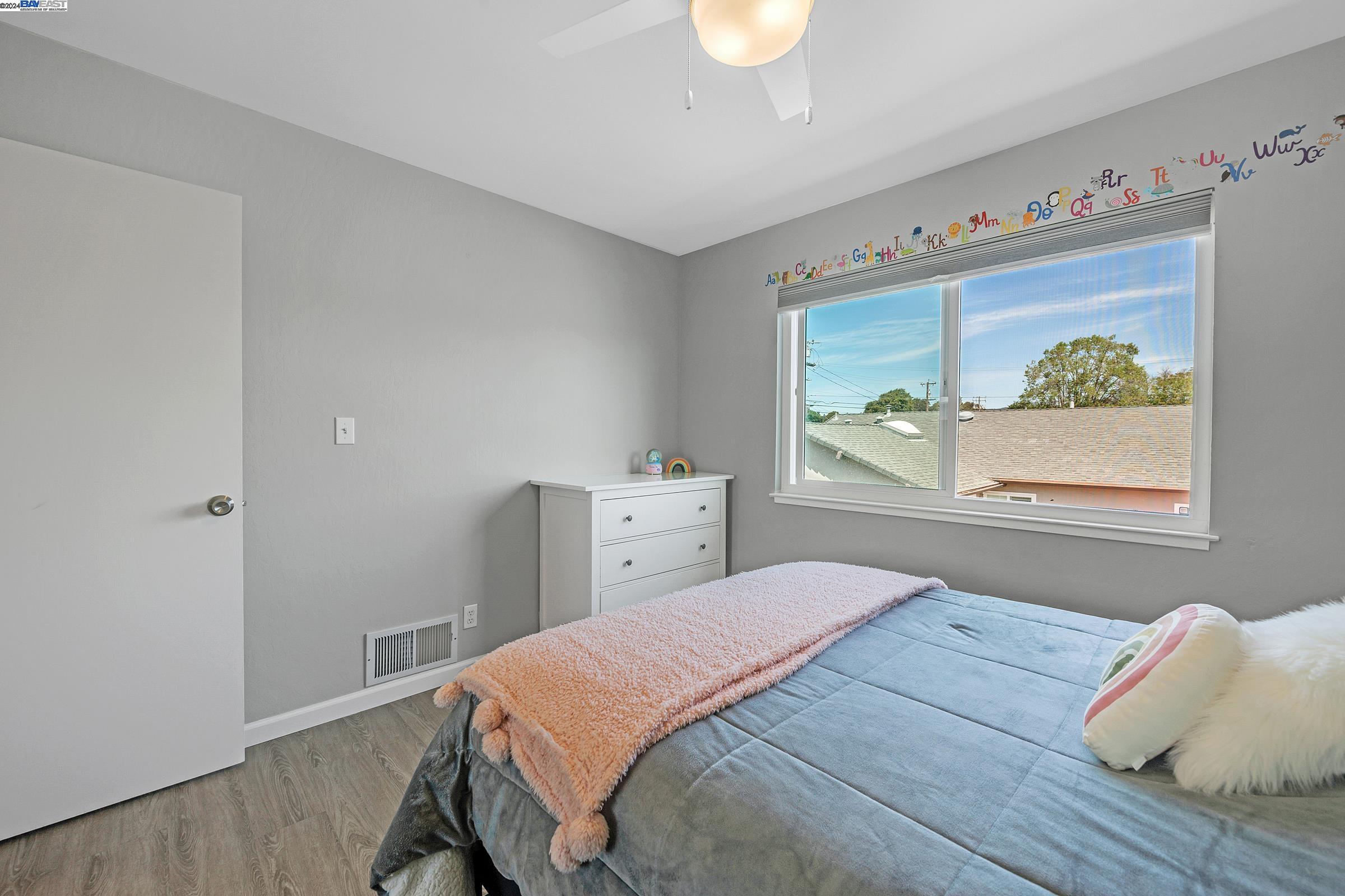 Detail Gallery Image 22 of 40 For 20208 San Miguel Ave, Castro Valley,  CA 94546 - 2 Beds | 1/1 Baths