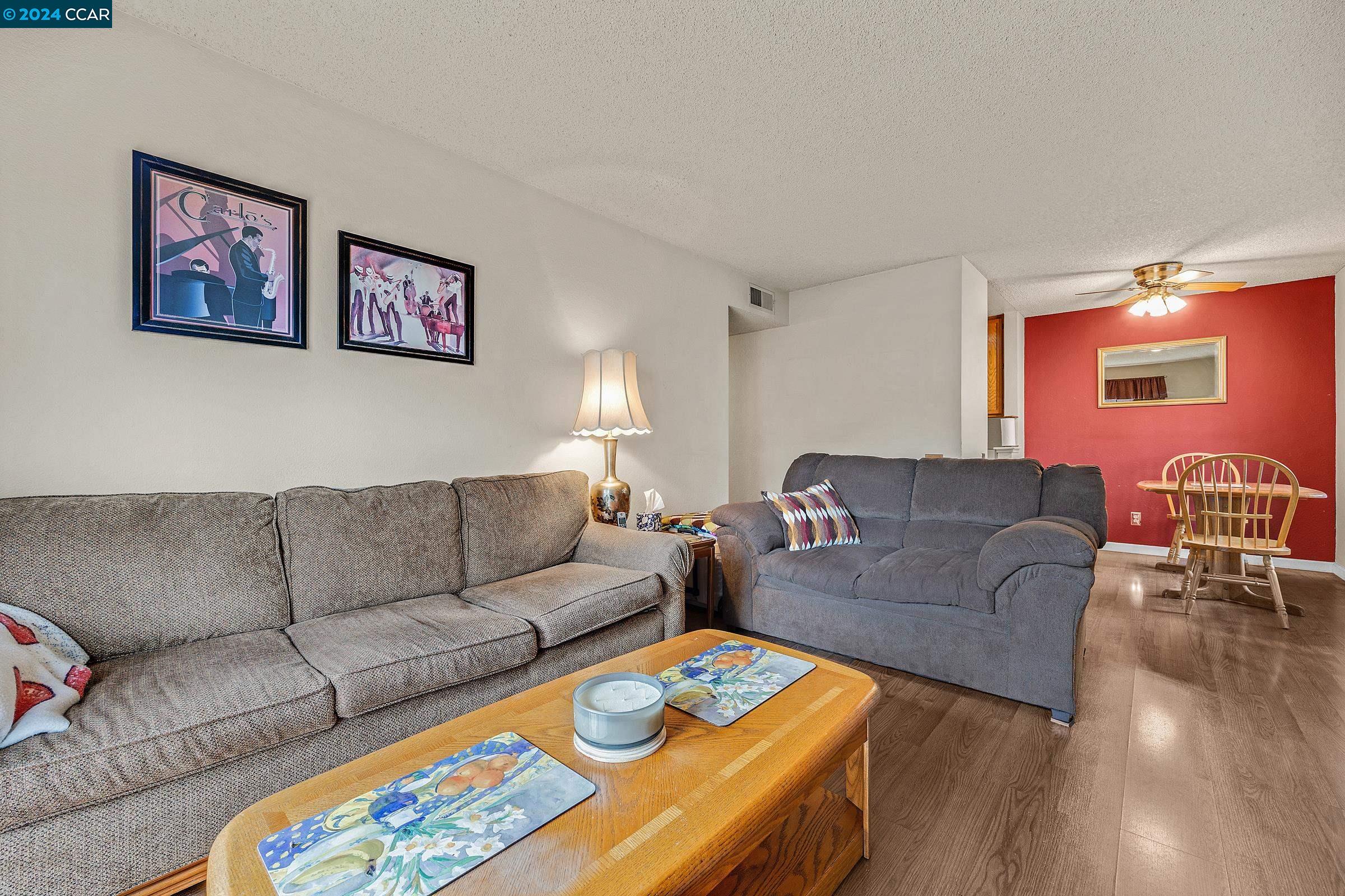Photo #5: 41060232 Listing 