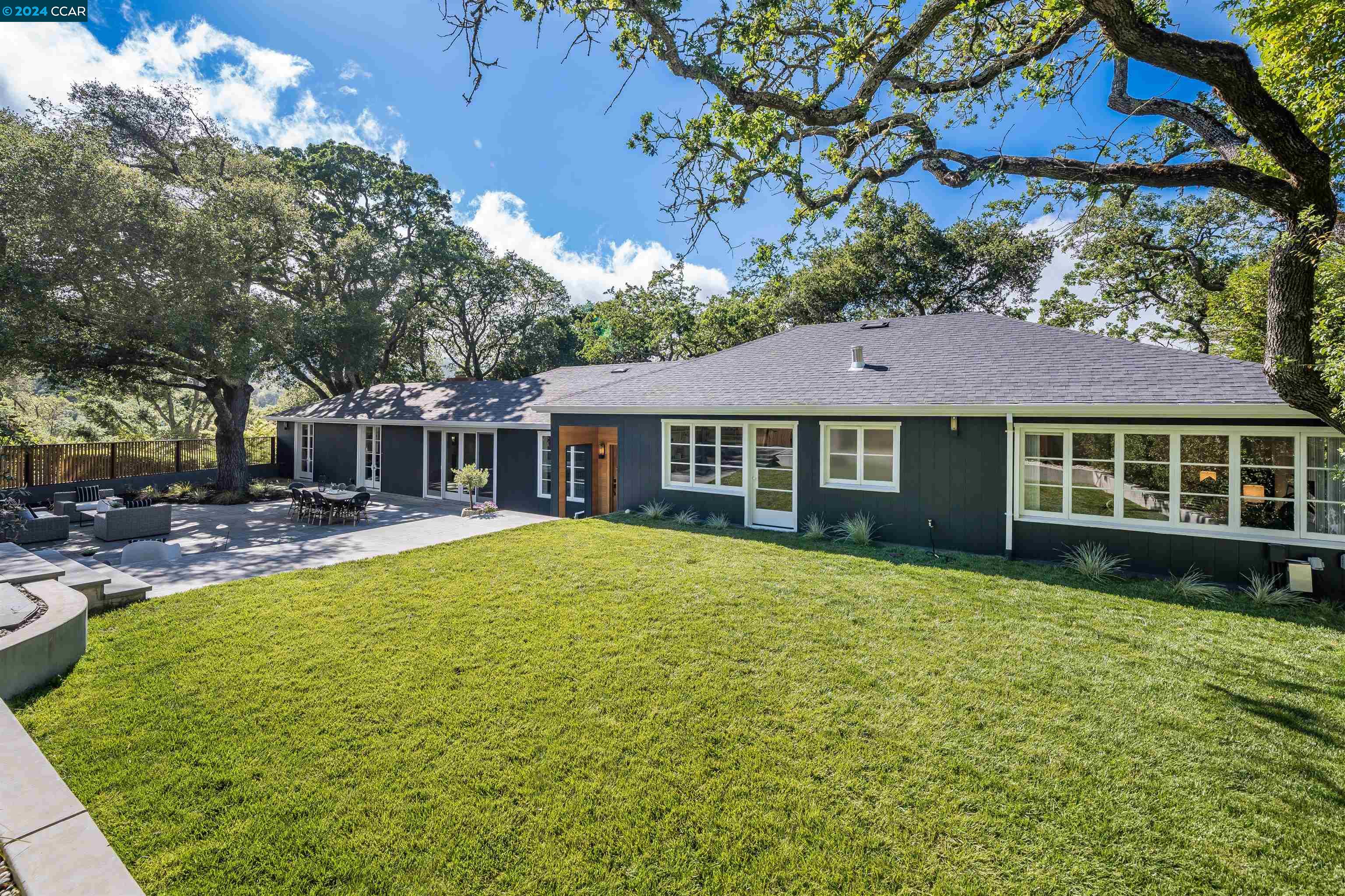 Detail Gallery Image 1 of 1 For 20 El Patio, Orinda,  CA 94563 - 6 Beds | 4/1 Baths