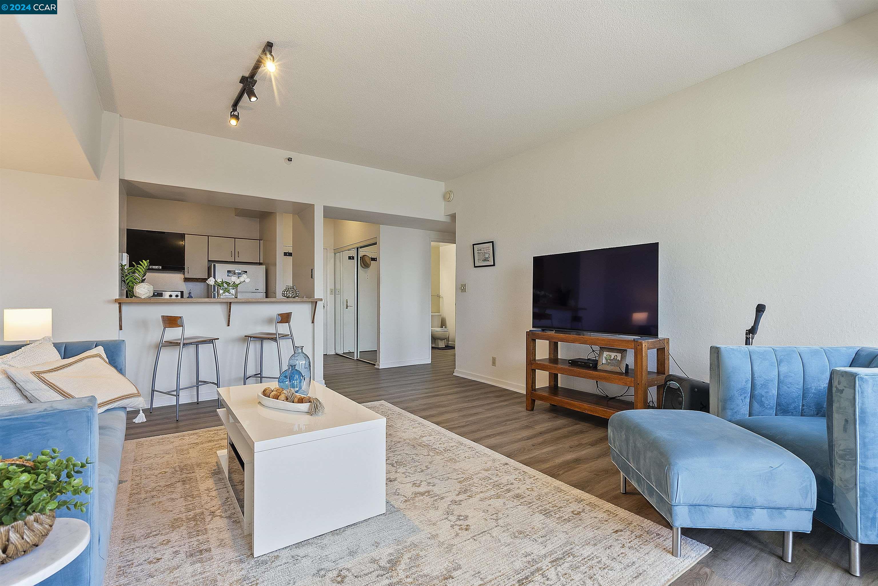 Detail Gallery Image 14 of 26 For 6363 Christie Ave #1422,  Emeryville,  CA 94608 - 1 Beds | 1 Baths