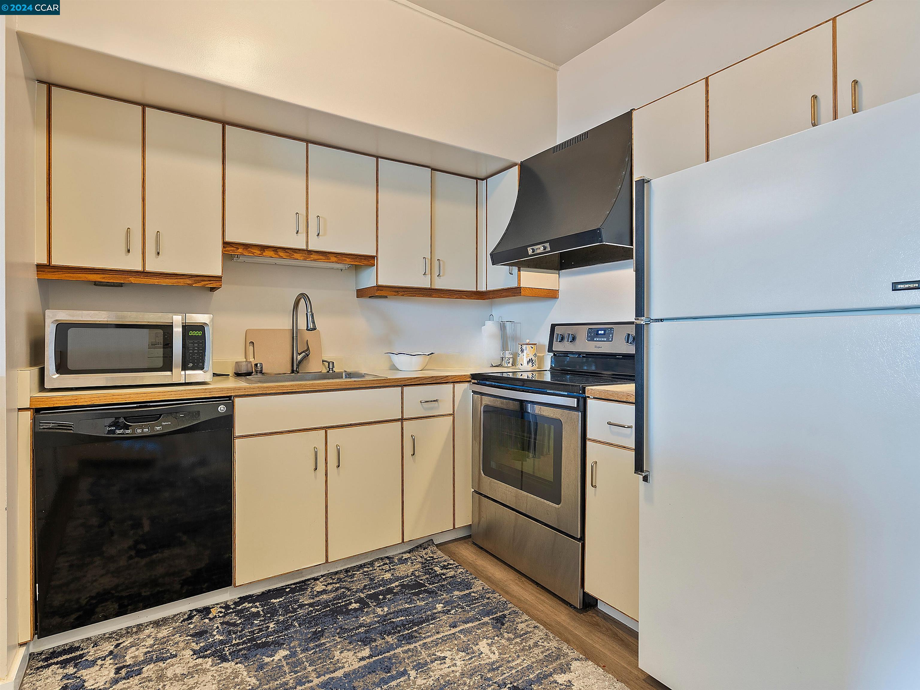 Detail Gallery Image 19 of 26 For 6363 Christie Ave #1422,  Emeryville,  CA 94608 - 1 Beds | 1 Baths