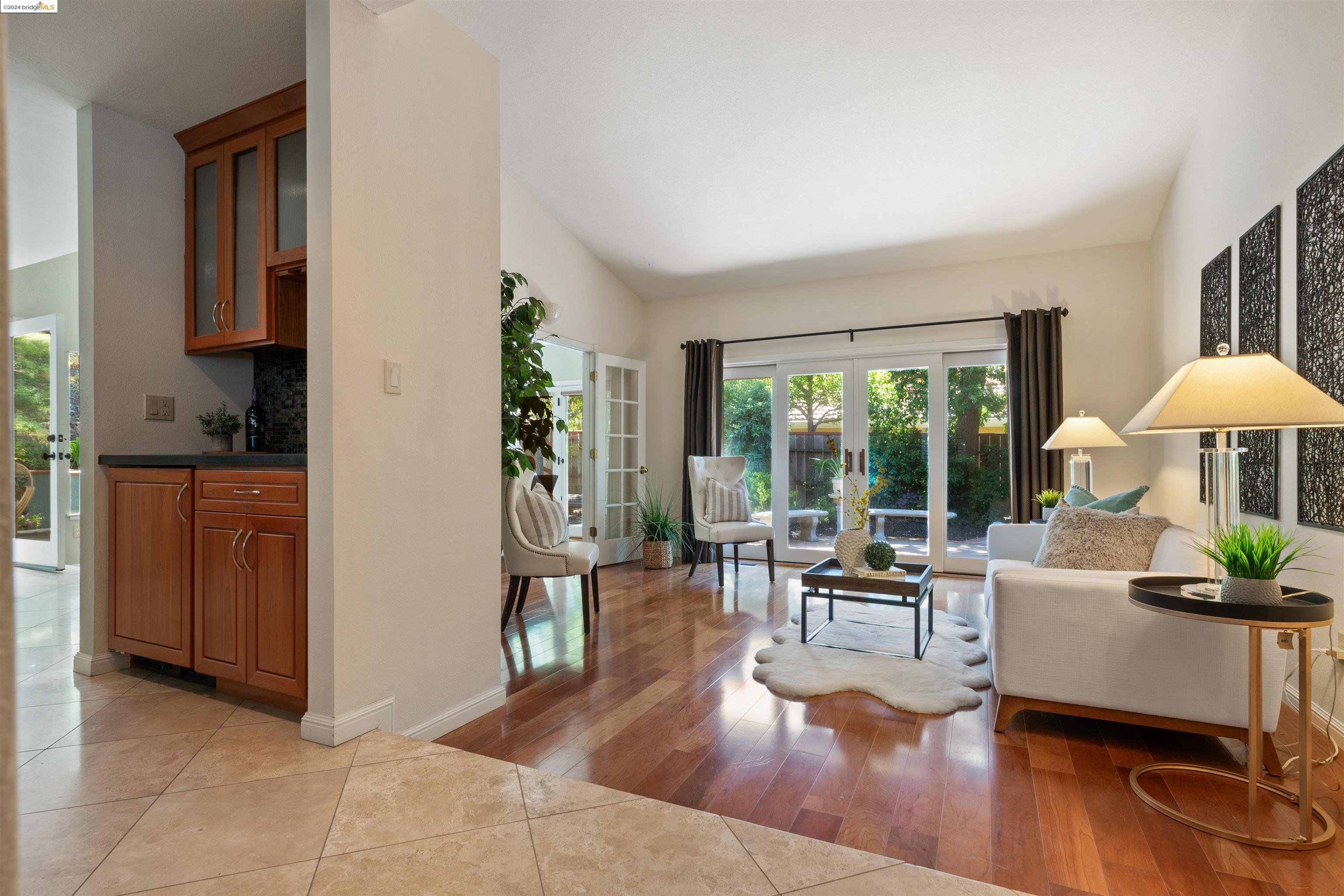 Detail Gallery Image 6 of 38 For 126 Costanza Dr, Martinez,  CA 94553 - 3 Beds | 2 Baths