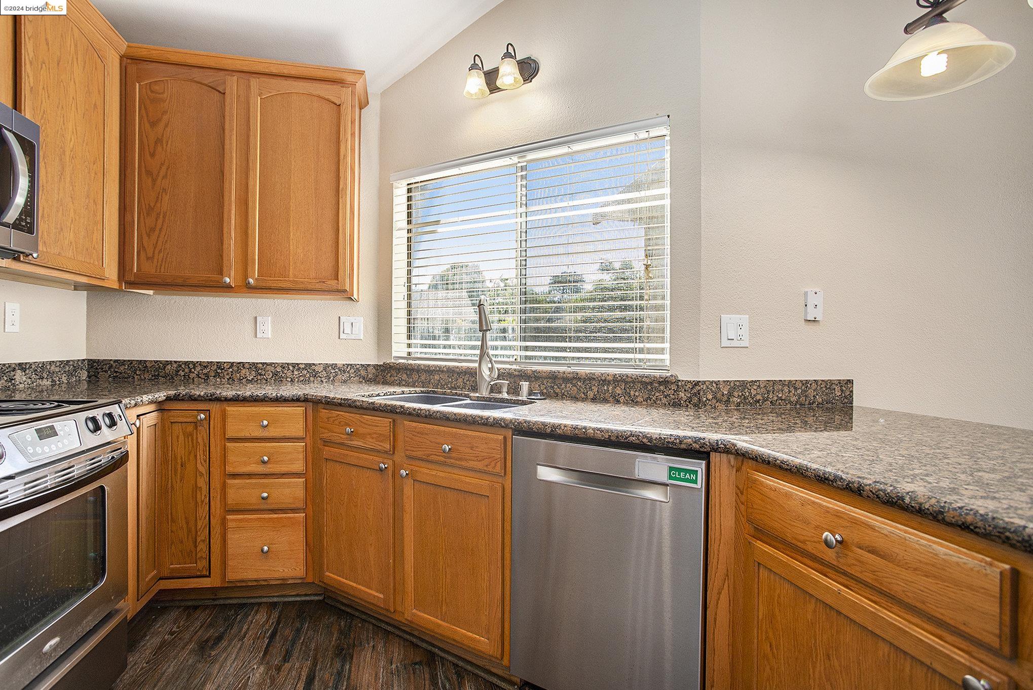 Detail Gallery Image 9 of 32 For 1410 Port Ct, Oakley,  CA 94561 - 4 Beds | 2 Baths