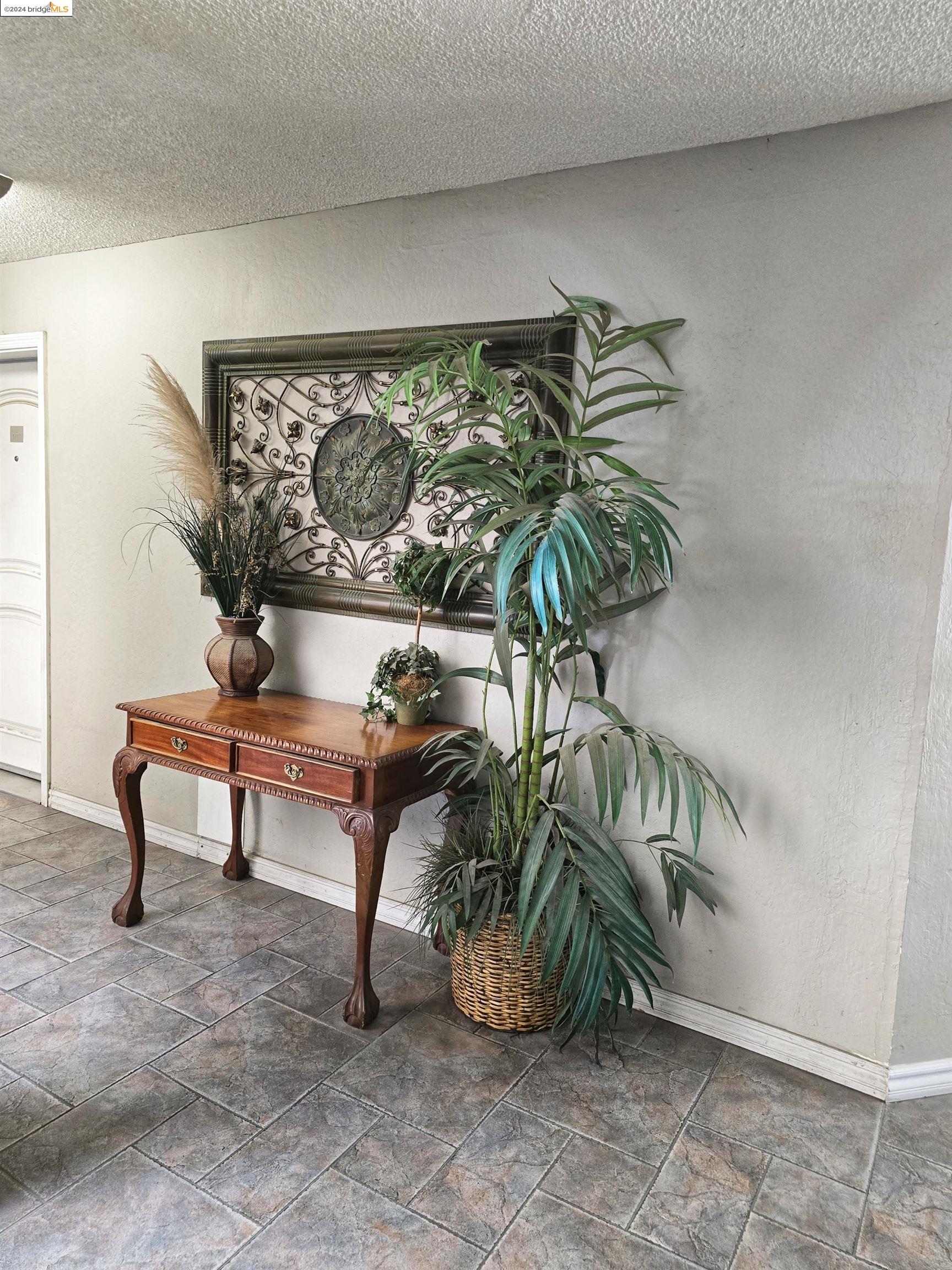 Detail Gallery Image 3 of 20 For 1699 Laguna St #305,  Concord,  CA 94520 - 1 Beds | 1 Baths