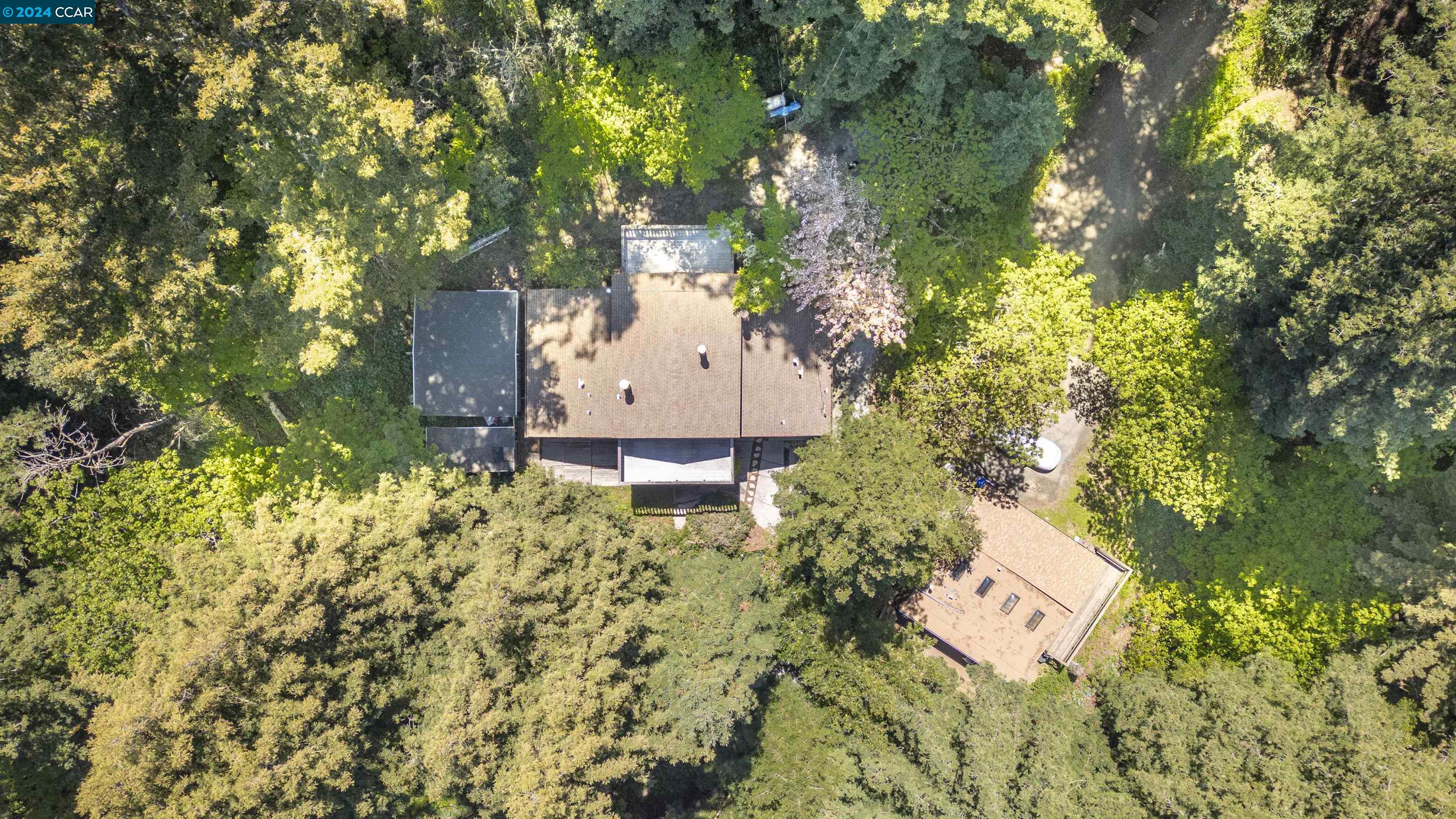 Detail Gallery Image 1 of 1 For 108 Swett Rd, Woodside,  CA 94062 - 3 Beds | 2 Baths