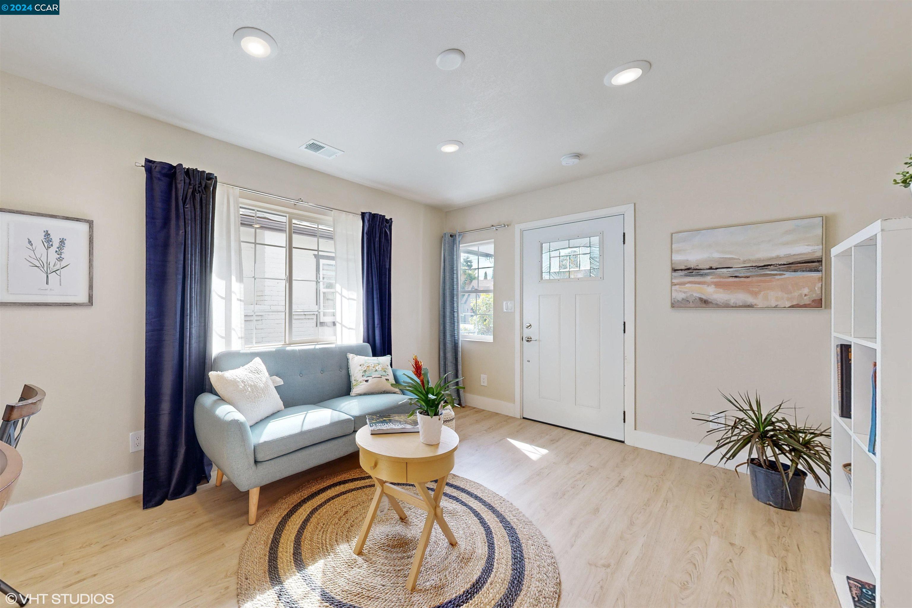 Detail Gallery Image 10 of 26 For 5054 Congress Avenue, Oakland,  CA 94601 - 3 Beds | 2 Baths