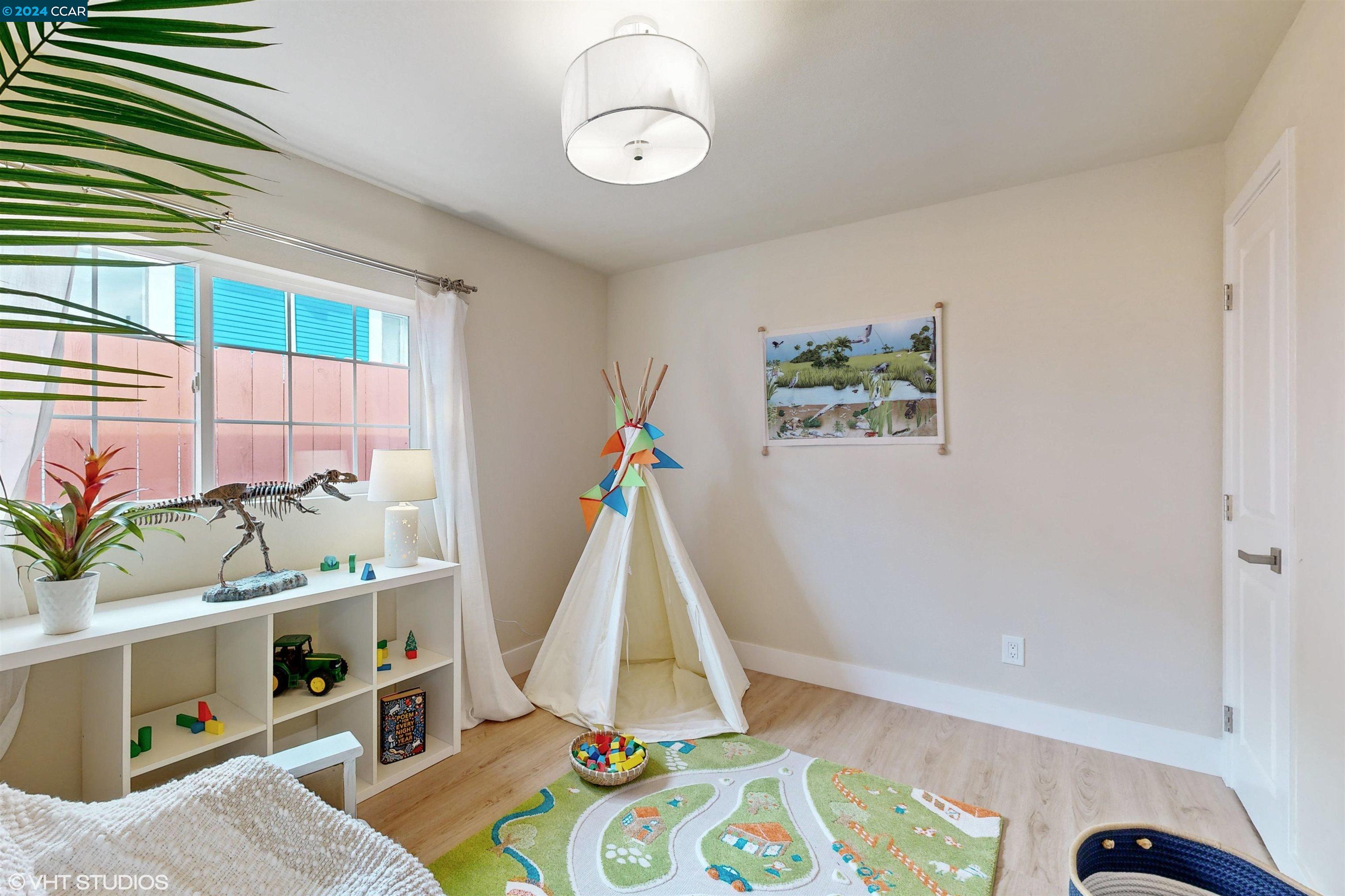 Detail Gallery Image 14 of 26 For 5054 Congress Avenue, Oakland,  CA 94601 - 3 Beds | 2 Baths