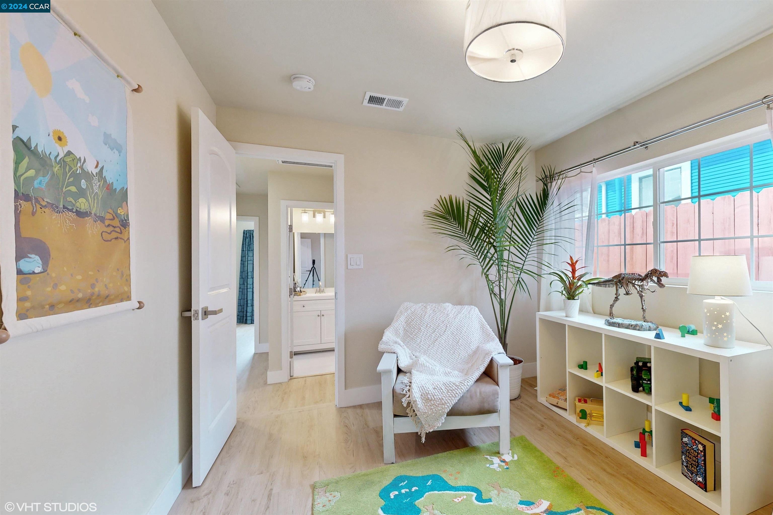 Detail Gallery Image 15 of 26 For 5054 Congress Avenue, Oakland,  CA 94601 - 3 Beds | 2 Baths