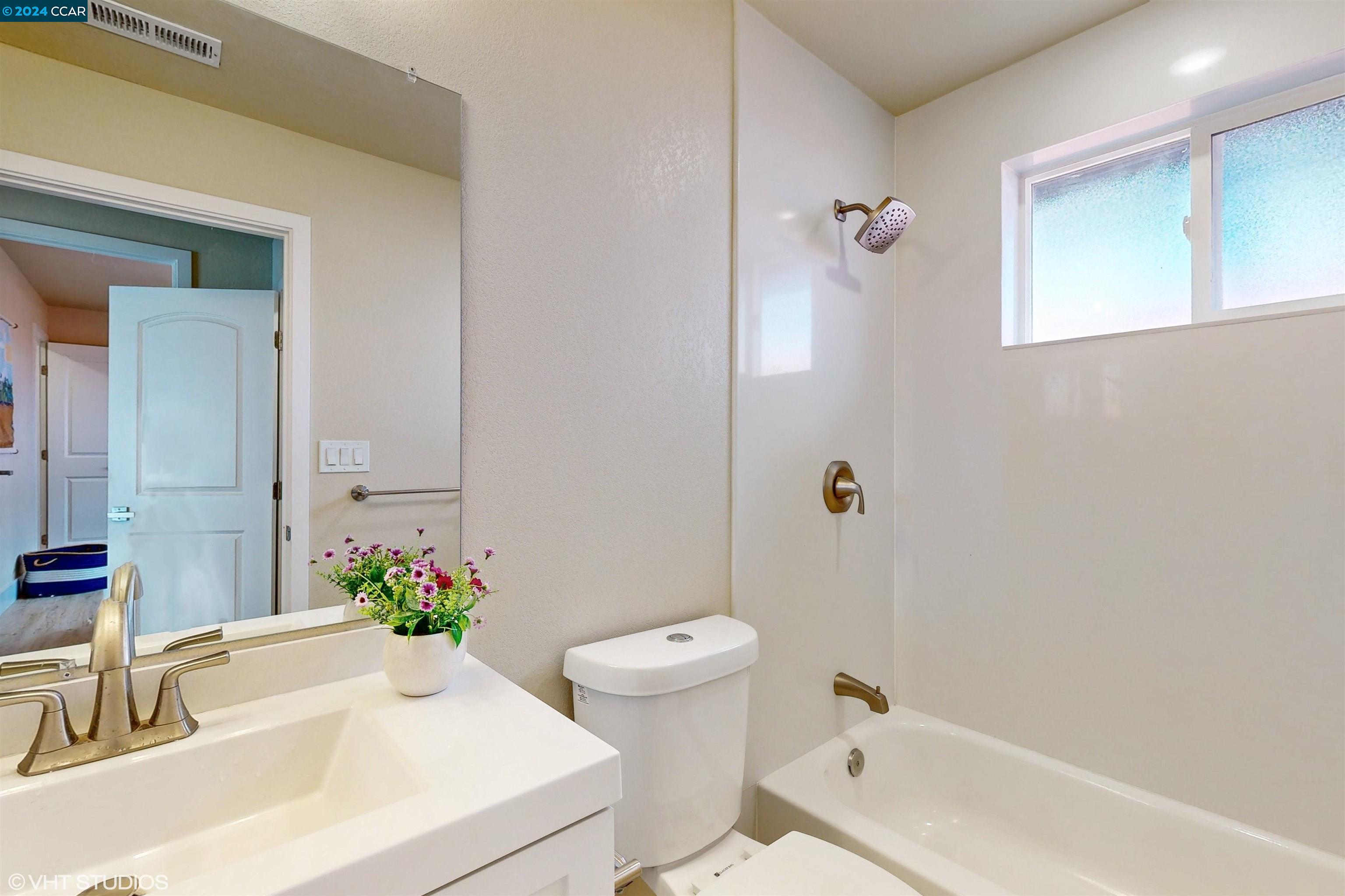 Detail Gallery Image 18 of 26 For 5054 Congress Avenue, Oakland,  CA 94601 - 3 Beds | 2 Baths