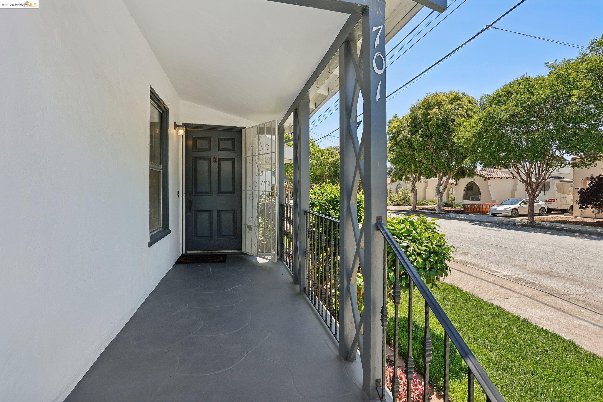 Detail Gallery Image 6 of 32 For 701 Rodney Dr, San Leandro,  CA 94577 - 3 Beds | 2 Baths