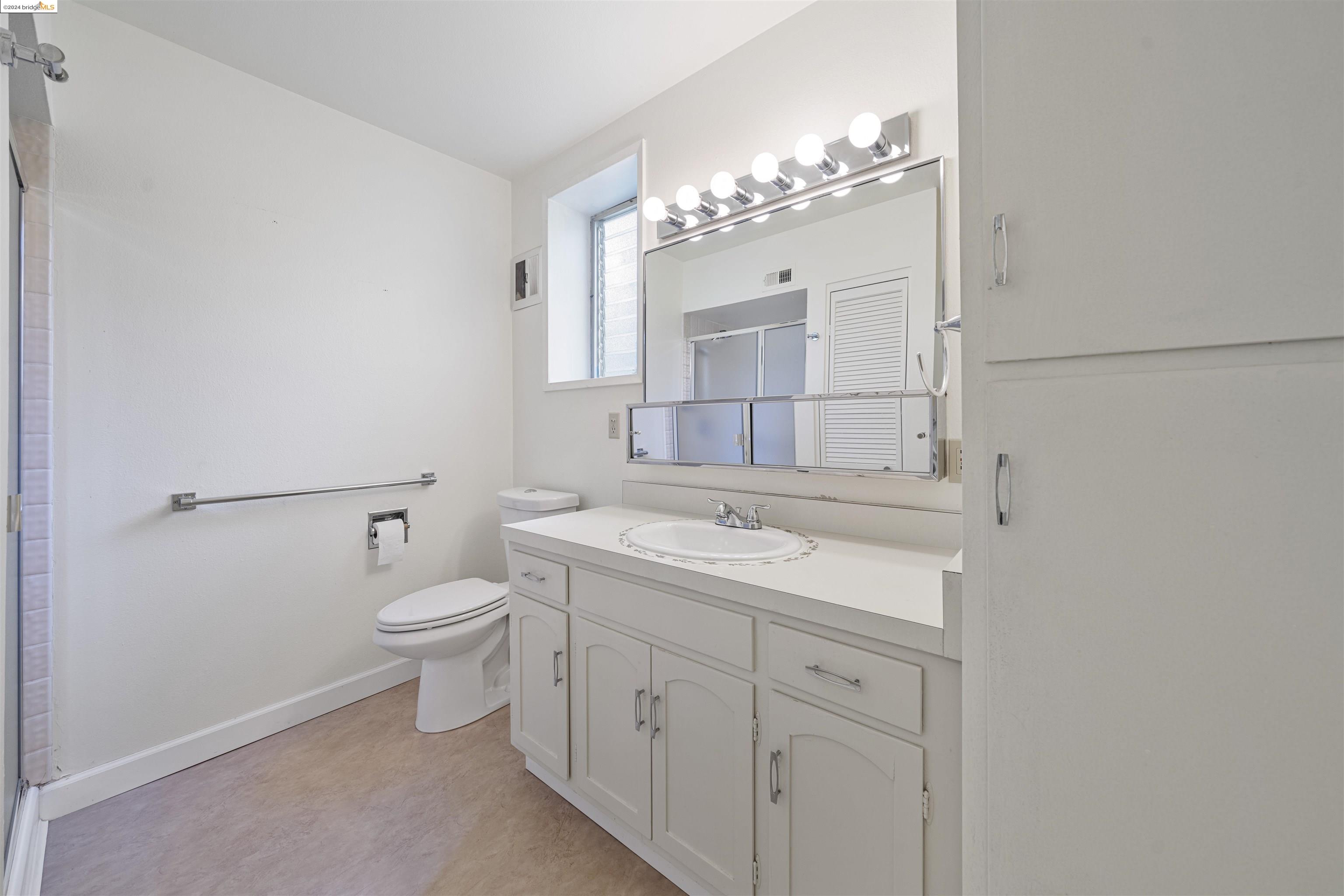 Detail Gallery Image 12 of 23 For 1201 Fairlawn Ct #11,  Walnut Creek,  CA 94595 - 2 Beds | 1 Baths