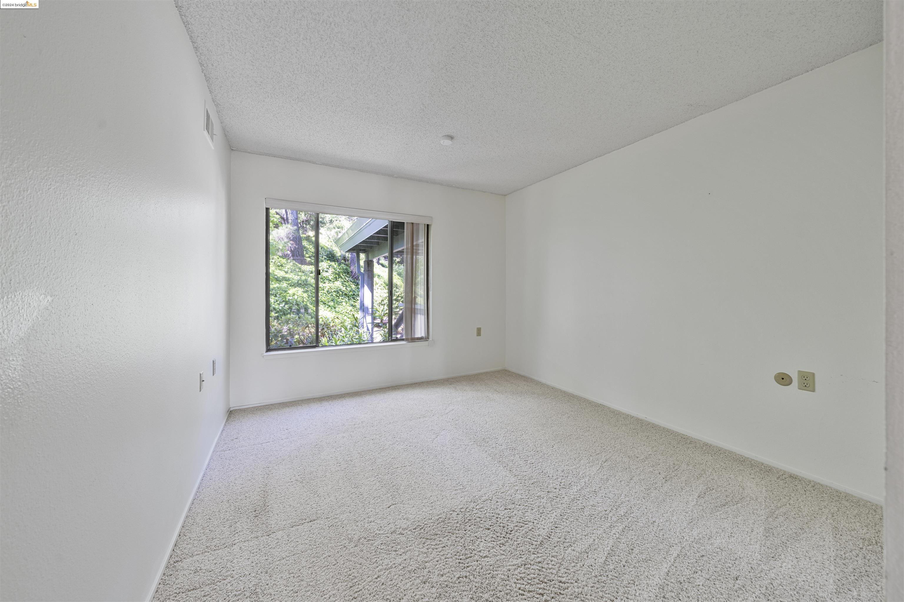 Detail Gallery Image 13 of 23 For 1201 Fairlawn Ct #11,  Walnut Creek,  CA 94595 - 2 Beds | 1 Baths