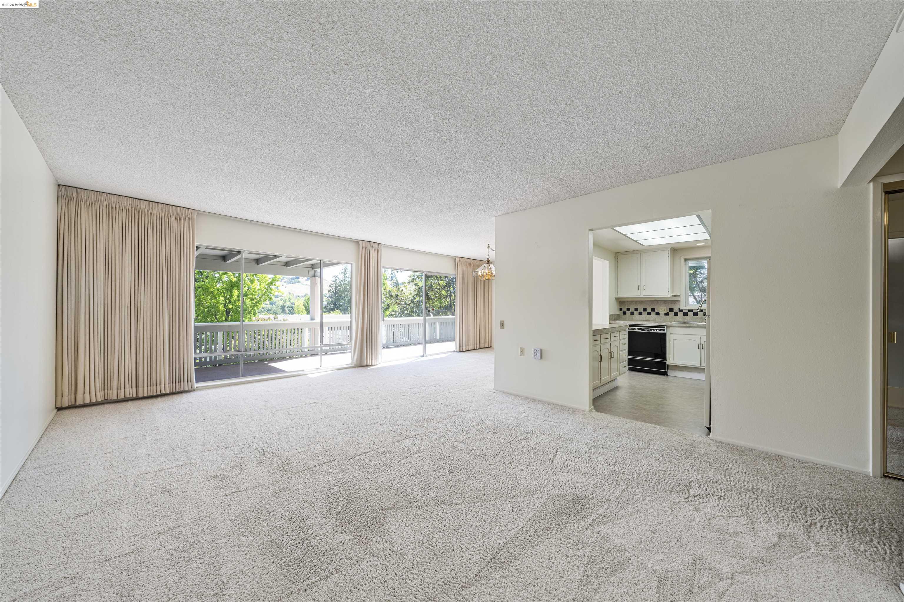 Detail Gallery Image 6 of 23 For 1201 Fairlawn Ct #11,  Walnut Creek,  CA 94595 - 2 Beds | 1 Baths