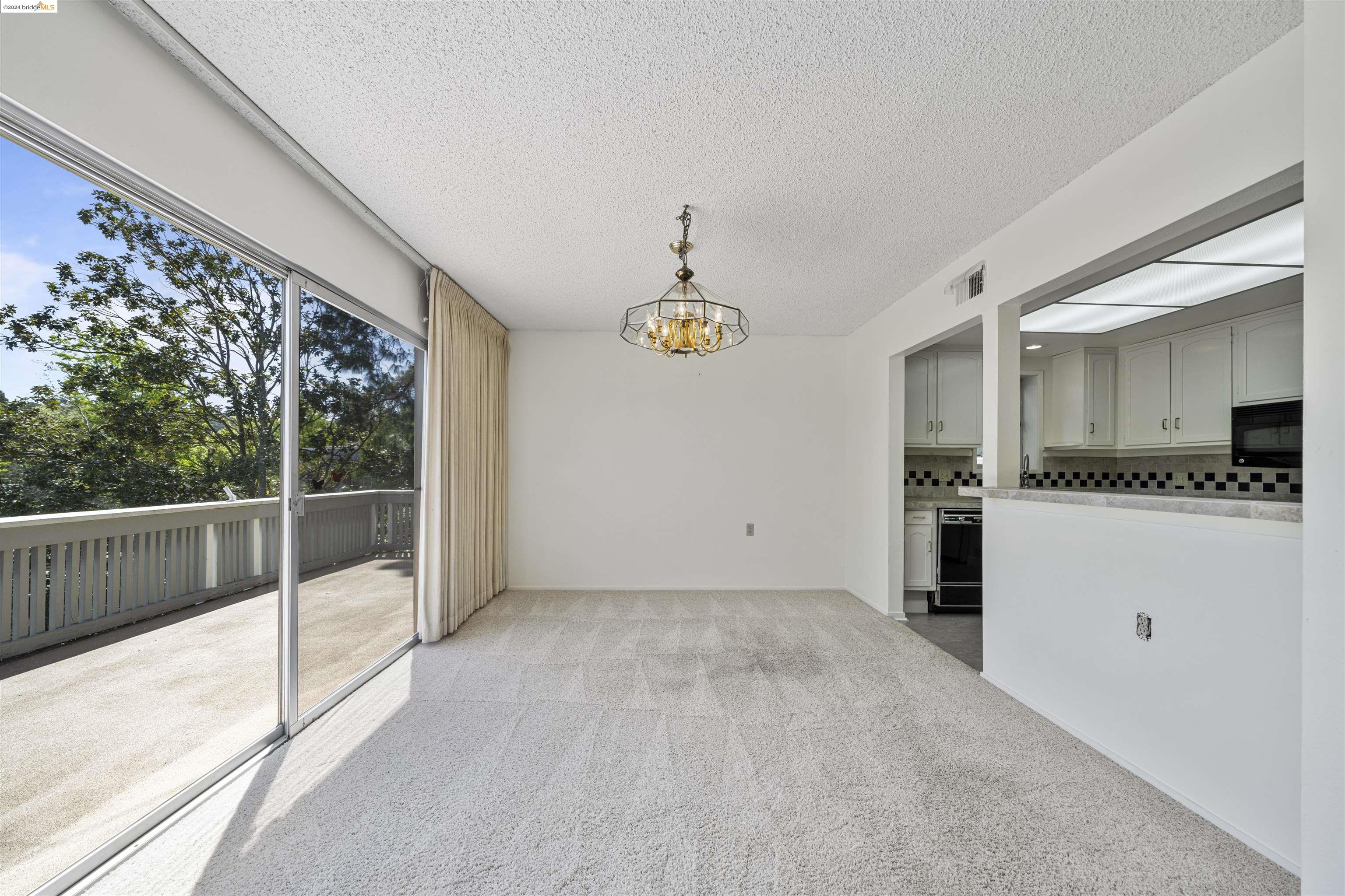 Detail Gallery Image 8 of 23 For 1201 Fairlawn Ct #11,  Walnut Creek,  CA 94595 - 2 Beds | 1 Baths
