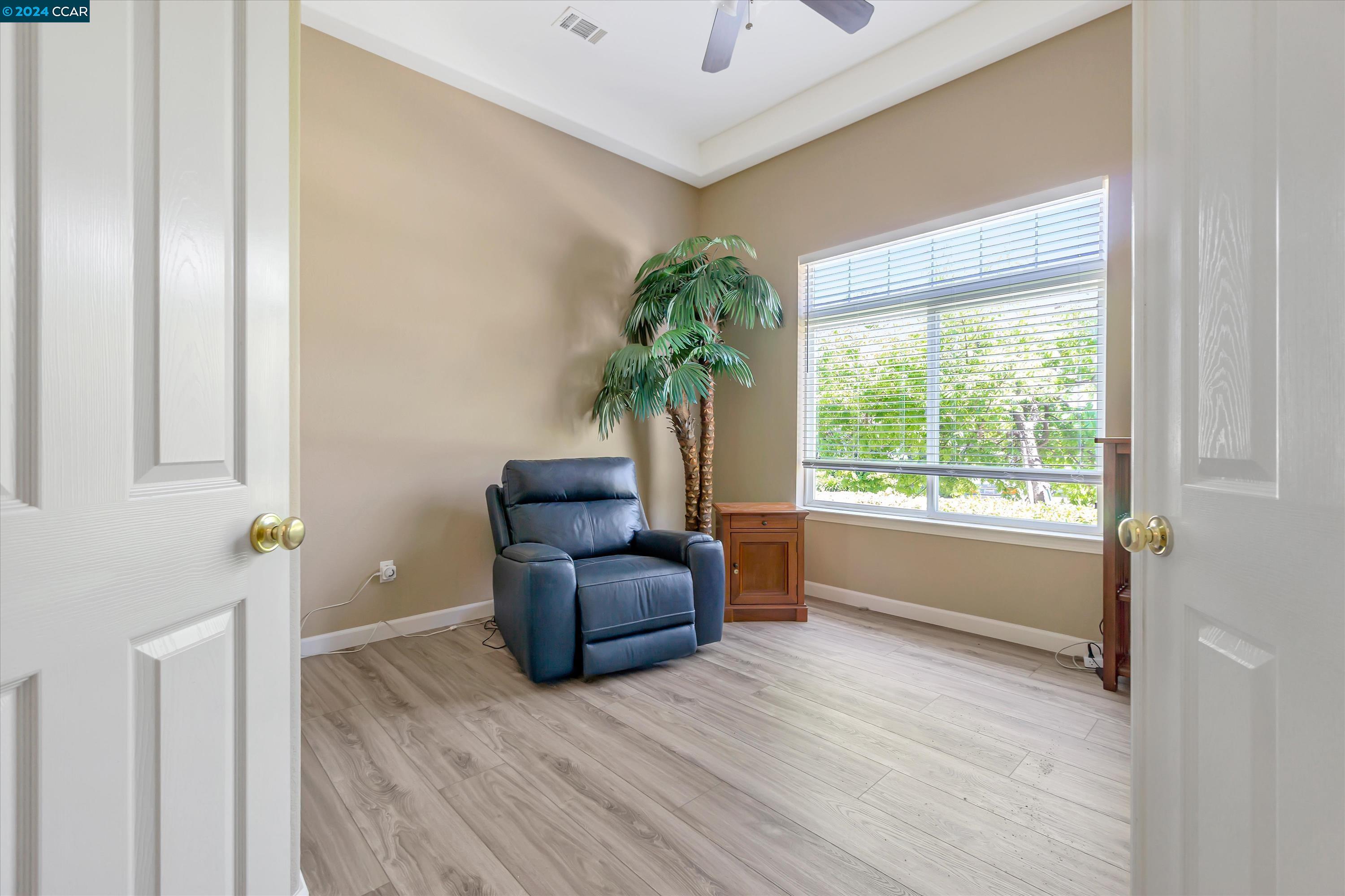 Detail Gallery Image 21 of 47 For 911 Autumn Oak Cir, Concord,  CA 94521 - 4 Beds | 3/1 Baths