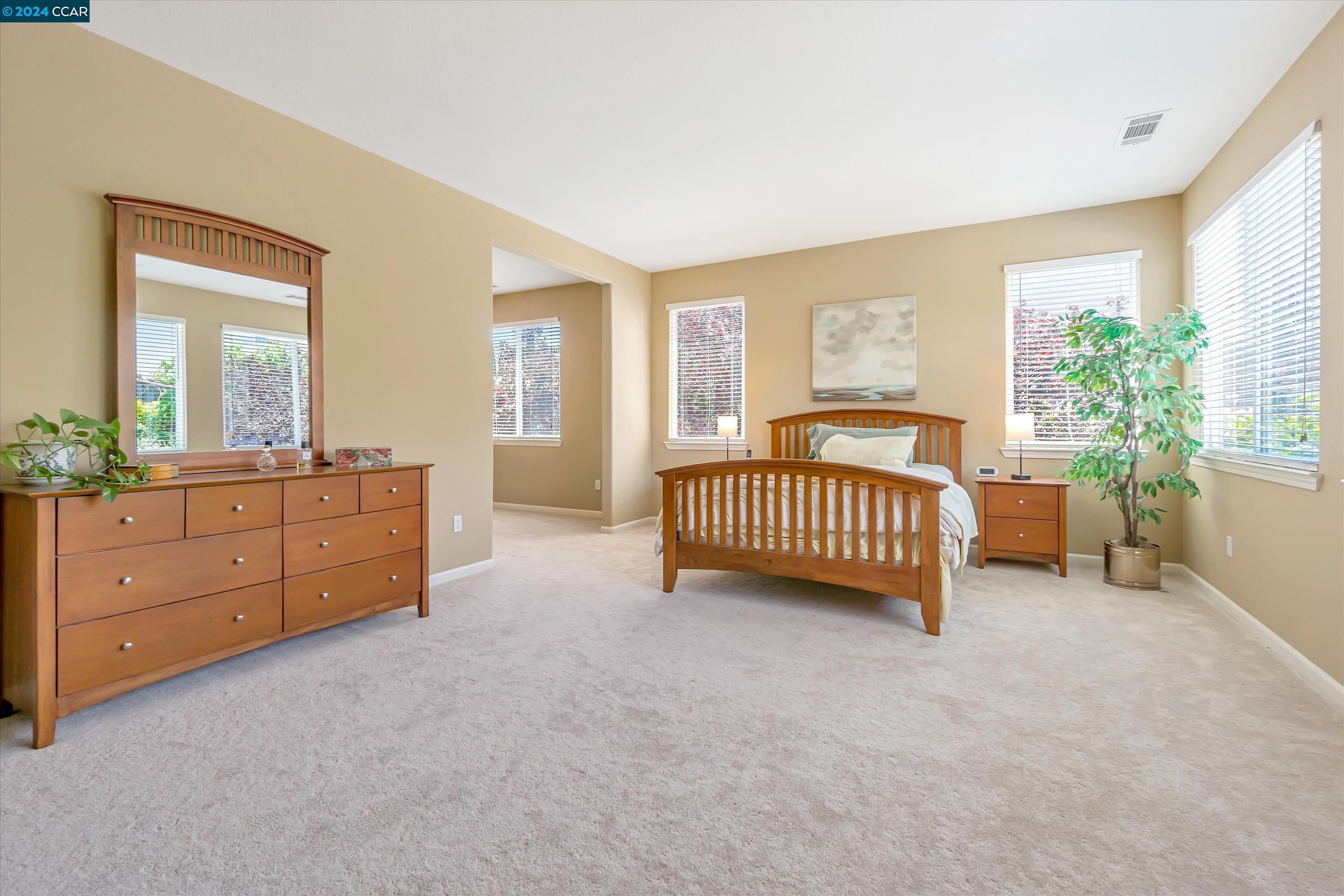 Detail Gallery Image 25 of 47 For 911 Autumn Oak Cir, Concord,  CA 94521 - 4 Beds | 3/1 Baths