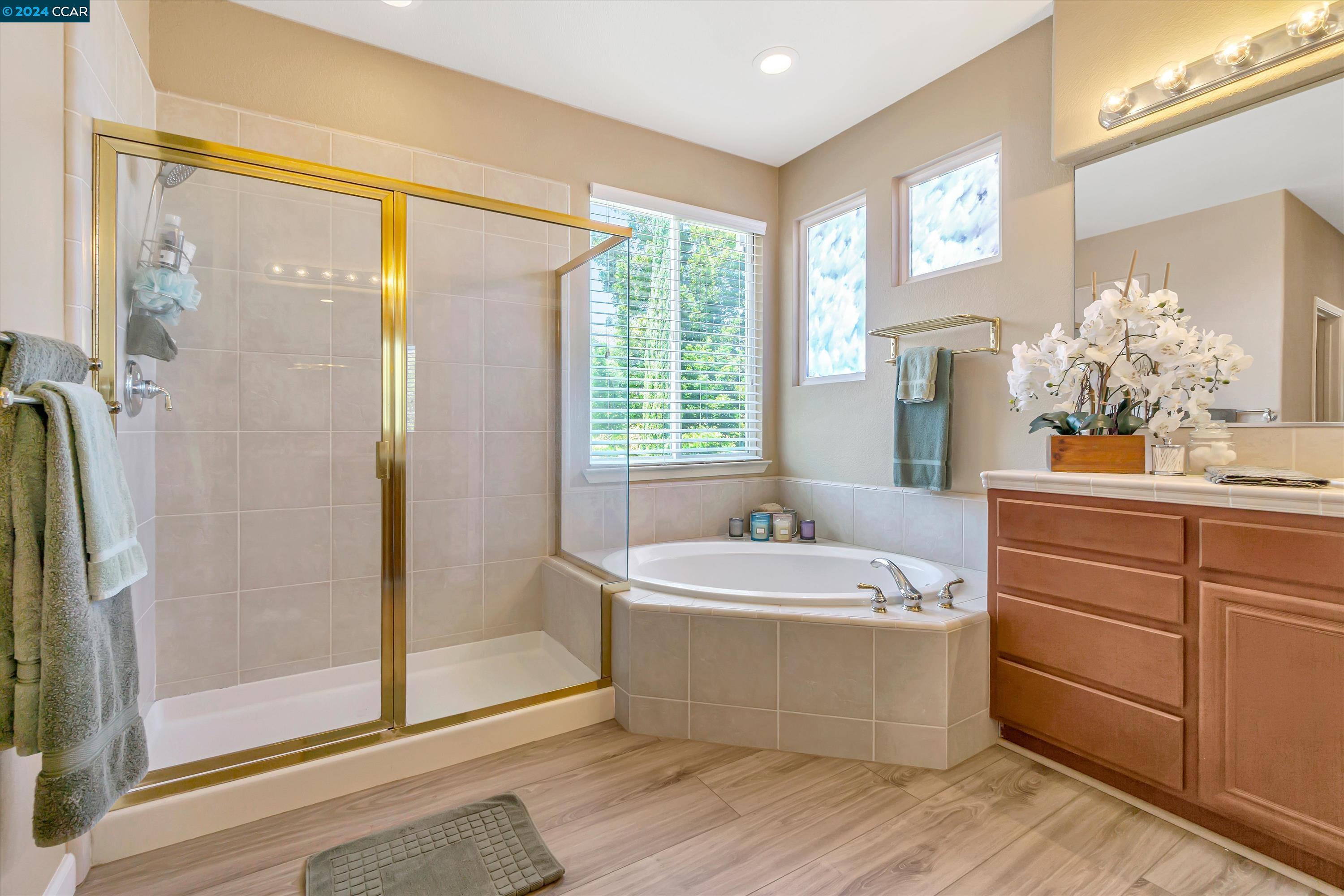 Detail Gallery Image 28 of 47 For 911 Autumn Oak Cir, Concord,  CA 94521 - 4 Beds | 3/1 Baths